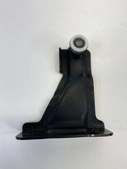 2005-2010 HONDA ODYSSEY REAR RIGHT SLIDING DOOR UPPER ROLLER BRACKET OEM