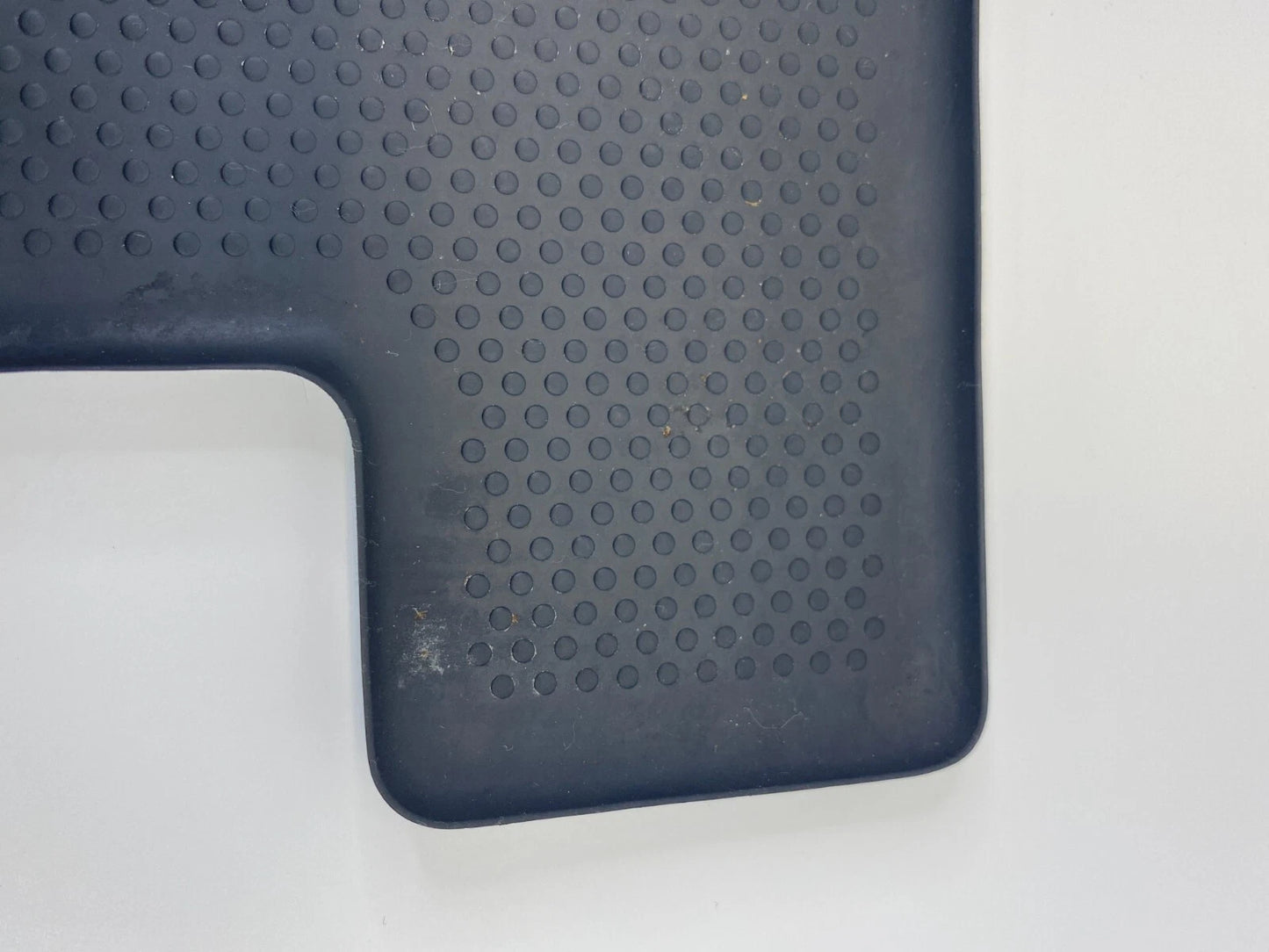 06-09 VOLKSWAGEN GTI REAR CENTER CONSOLE MAT RUBBER LINER INSERT 1K0-863-328B