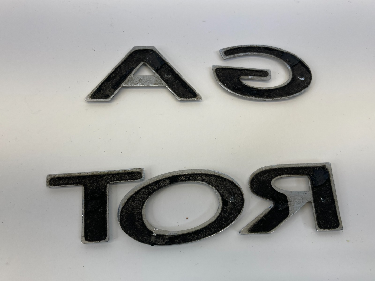 2003-2006 Lincoln Navigator Rear Trunk Lid Nameplate Emblem Logo Badge Chrome