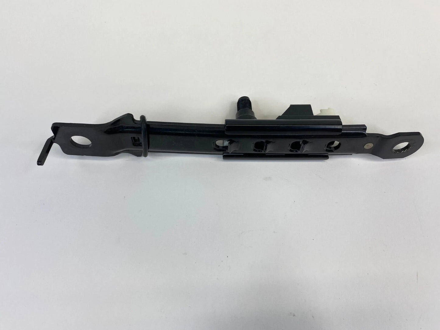 2006-2010 HYUNDAI SONATA SEDAN FRONT SEAT BELT SEATBELT HEIGHT ADJUSTER OEM