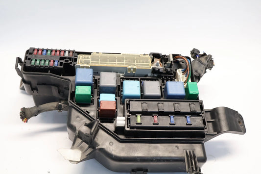 2004-2009 TOYOTA PRIUS UNDER HOOD FUSE RELAY JUNCTION BOX FRONT LEFT 82730-47300