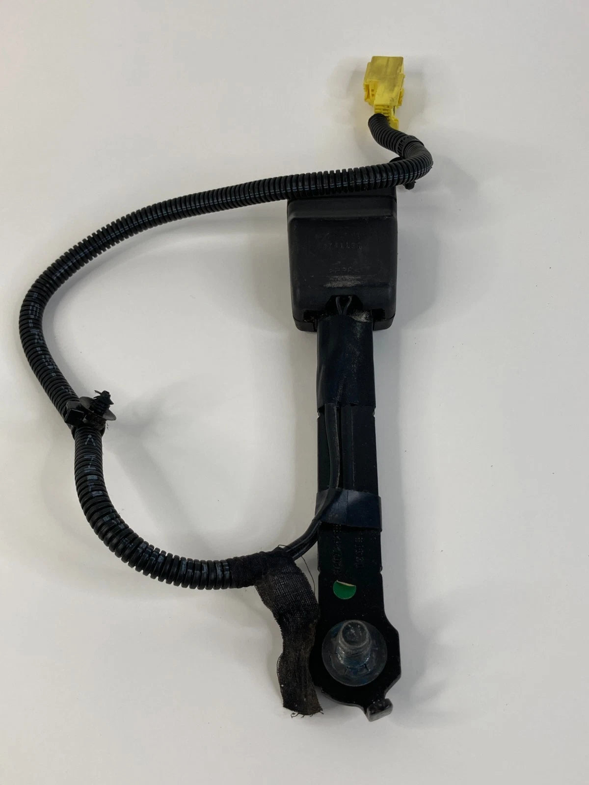 2011-2015 HYUNDAI SONATA DRIVER LEFT FRONT SEAT BELT BUCKLE RECEIVER ASSY OEM