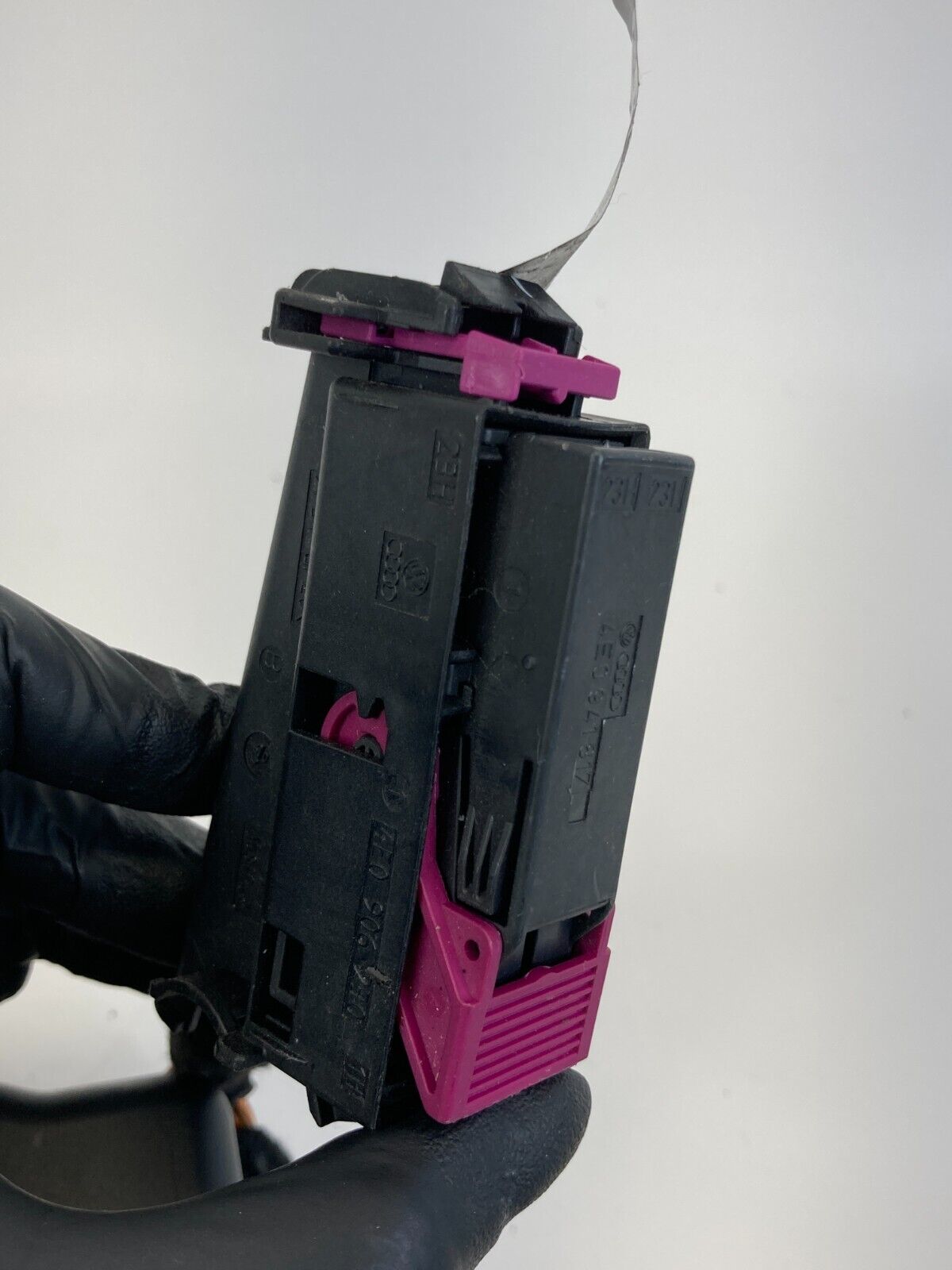 2005-2011 Audi A6 Quattro 3.2L A/T Interior Compartment Fuse Relay Box Assy OEM