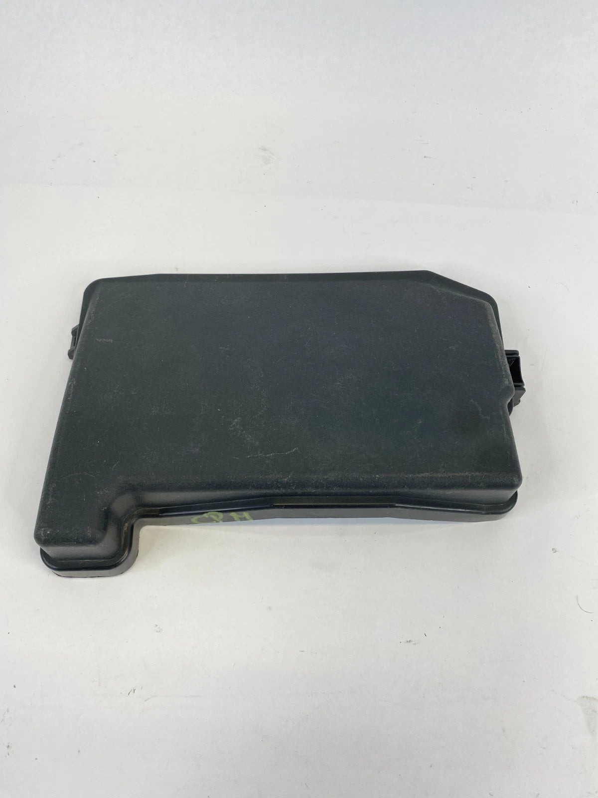 2012-2015 TOYOTA PRIUS ENGINE FUSE BOX RELAY COVER LID BLACK OEM 82662-47150