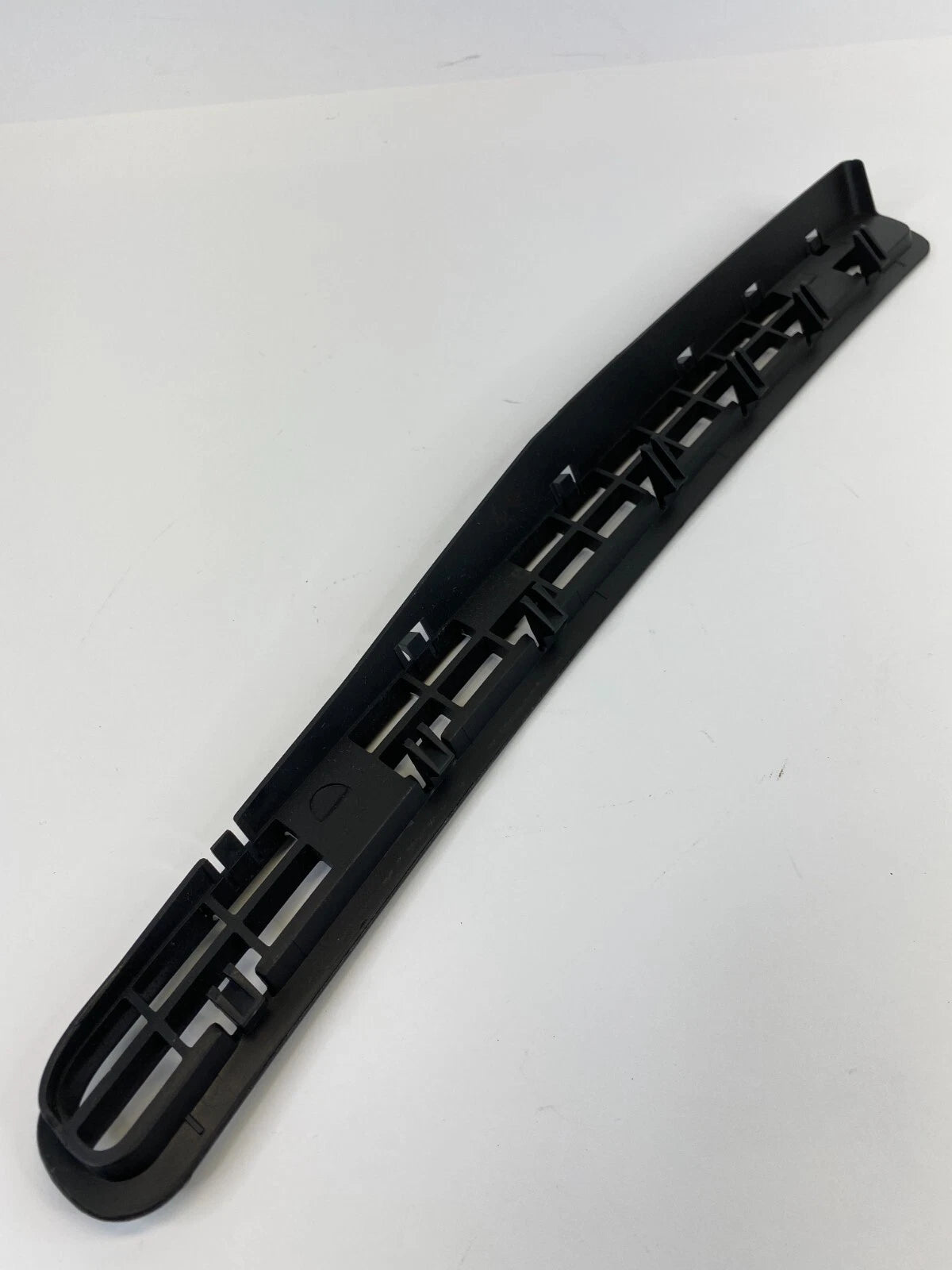 2002-2007 SATURN VUE DASH RIGHT SIDE AIR VENT DEFROST GRILLE 22712732 OEM