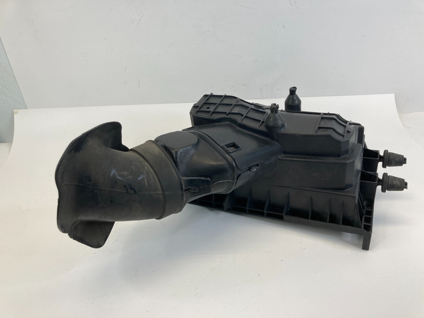 2006-2010 Ford Explorer 4.0L V6 Air Cleaner Intake Box Lower Cover 6L2U-9A612AD