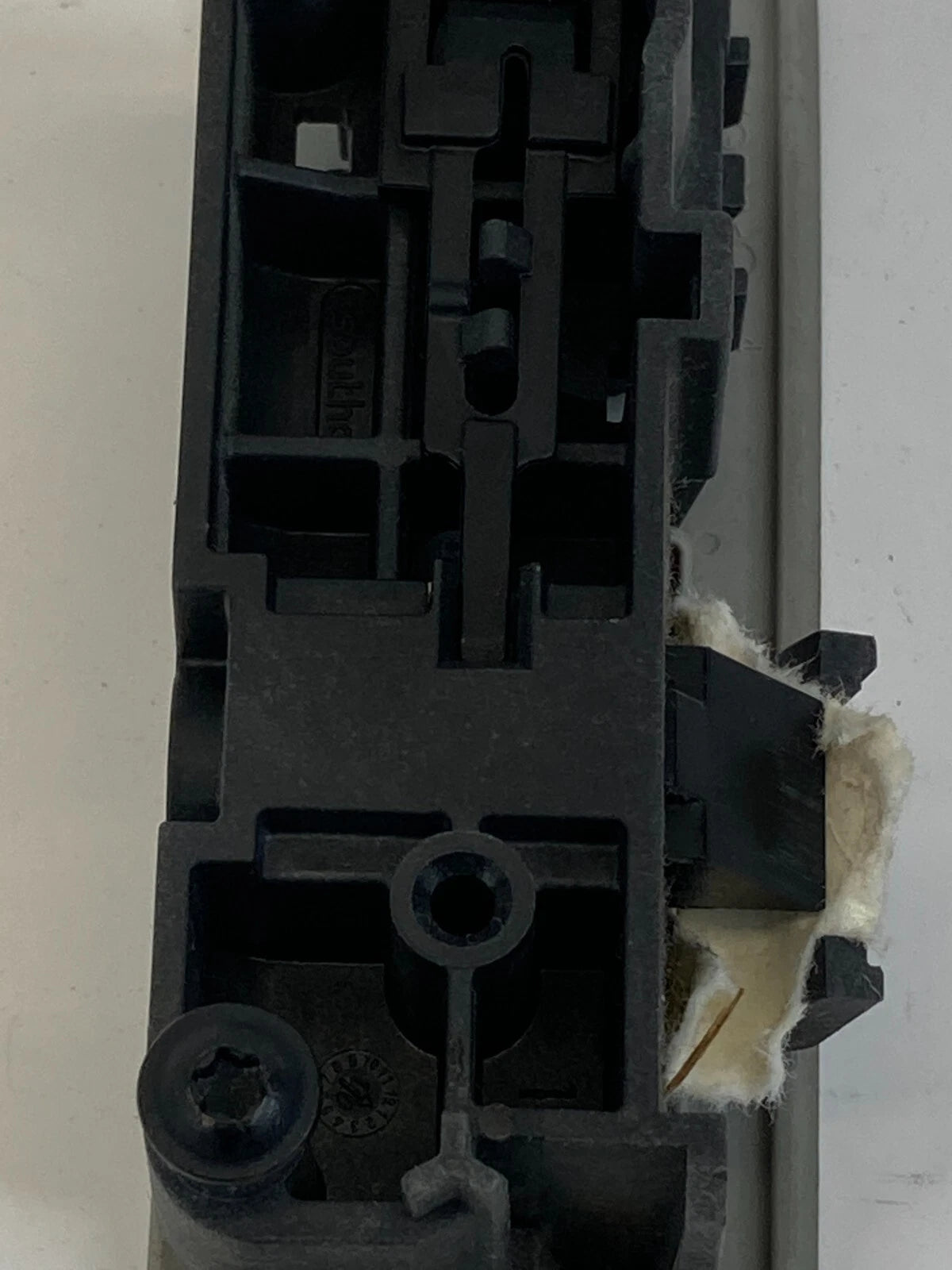 2009-2014 VOLKSWAGEN ROUTAN GLOVE BOX STORAGE COMPARTMENT HANDLE LATCH OEM