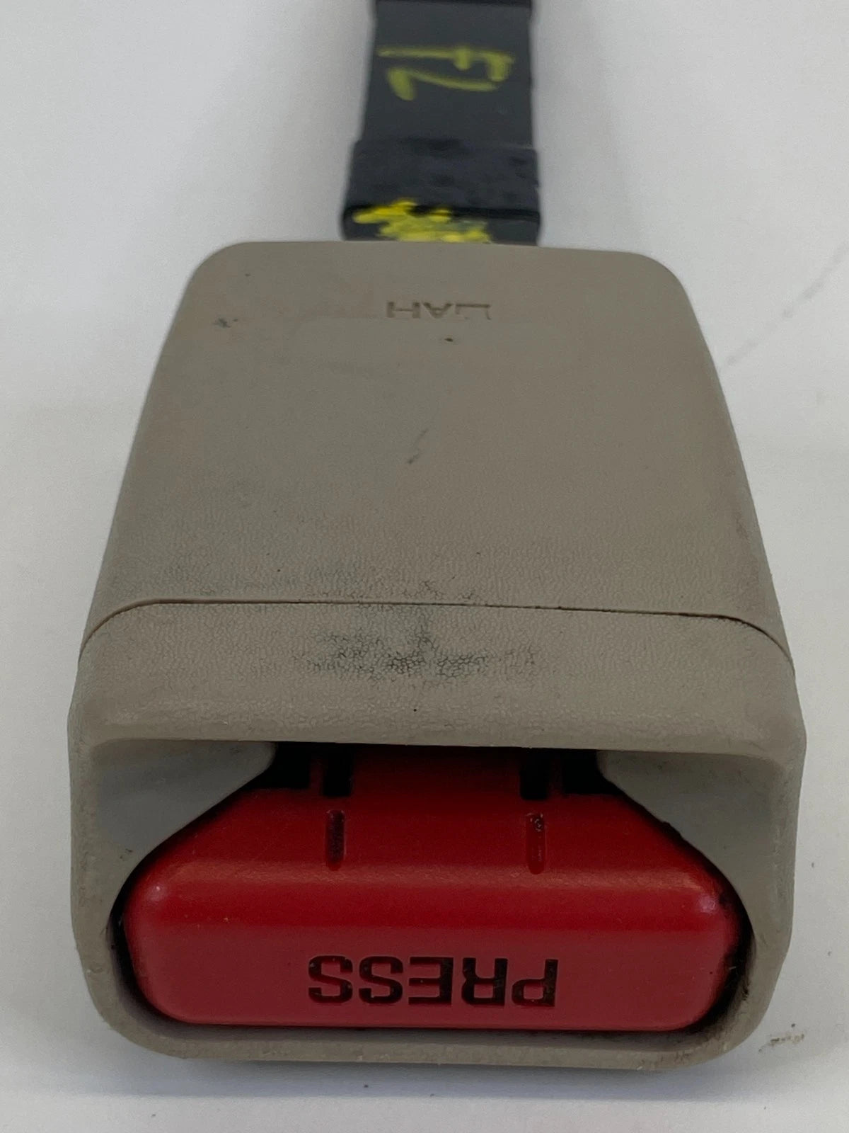 2013-2020 NISSAN PATHFINDER FRONT LEFT DRIVER SEAT BELT BUCKLE OEM