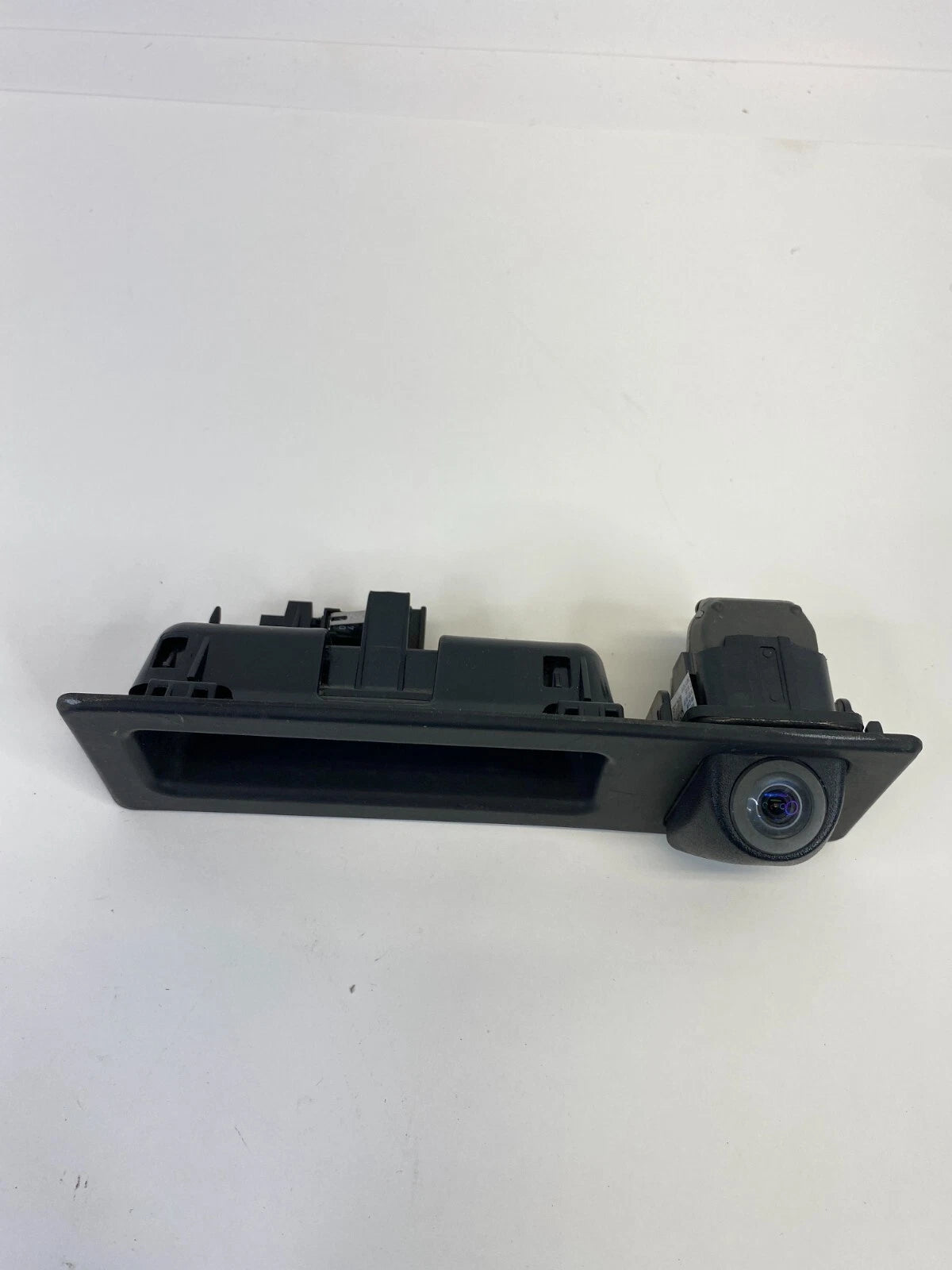 2011-2013 BMW X3 REAR TRUNK TAILGATE OUTER HANDLE SWITCH W/ CAMERA 108229-10 OEM