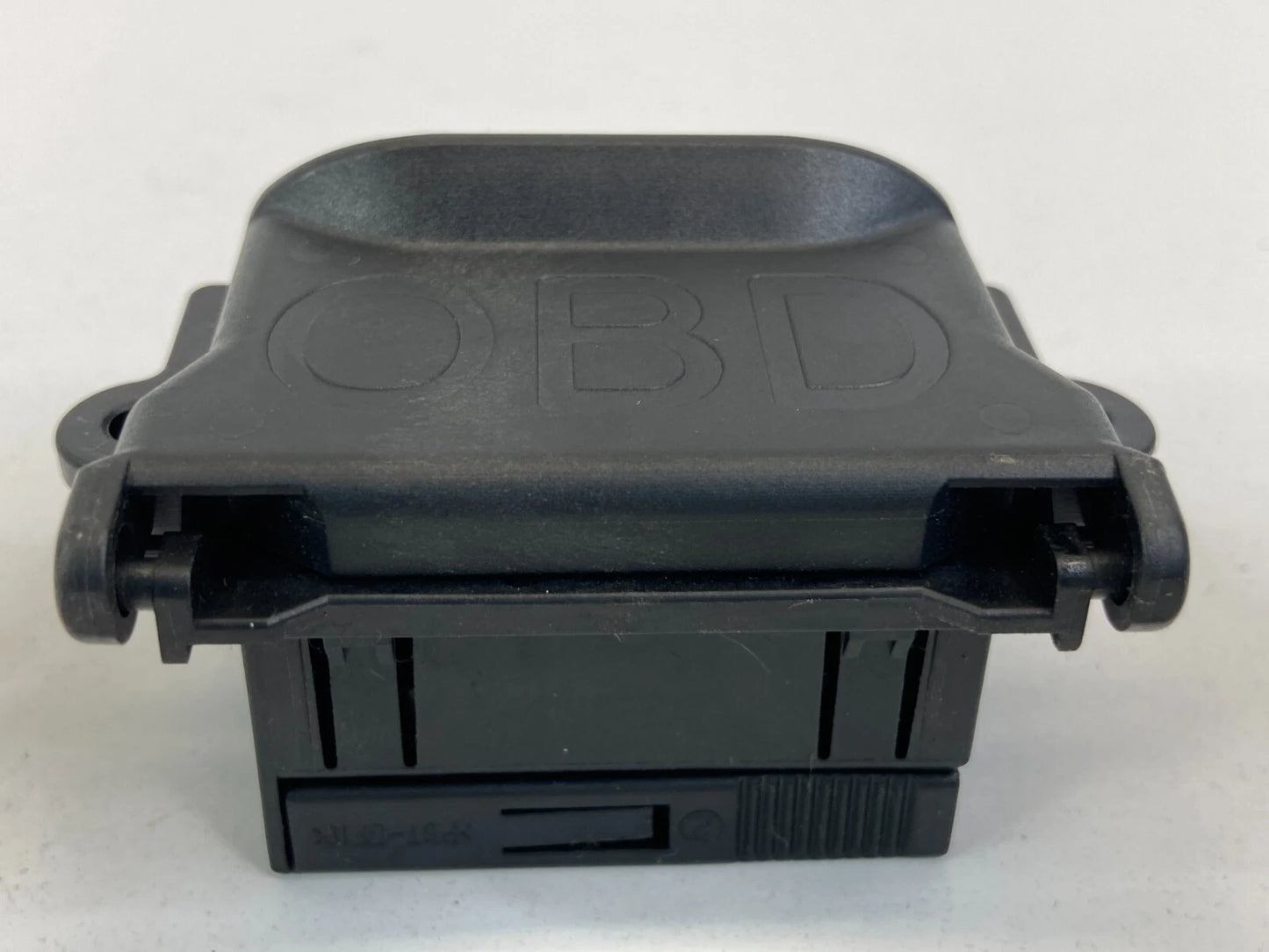 2006-2015 MERCEDES-BENZ ML 350 SUV DASH OBD CONNECTOR COVER BEZEL TRIM 202540237