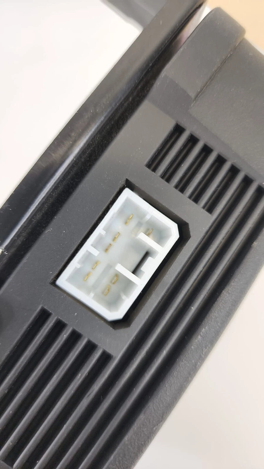 2005-2010 KIA SPORTAGE SPEAKER SUBWOOFER AUDIO SYSTEM 96380-1F000 OEM