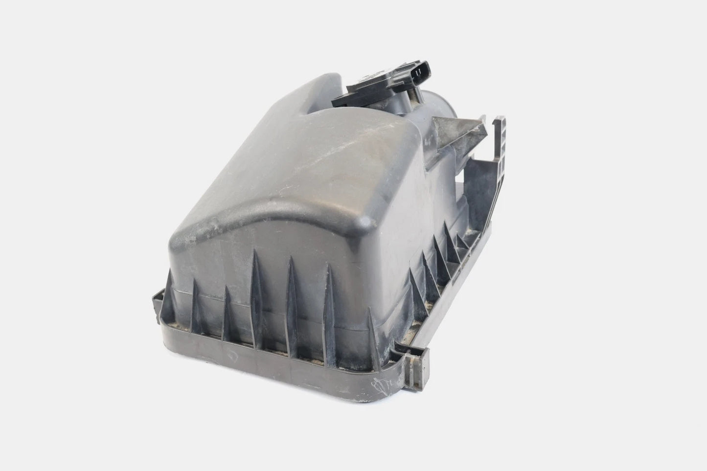 2007-2018 TOYOTA YARIS 1.5l AIR INTAKE CLEANER UPPER BOX COVER 17812-21010 OEM