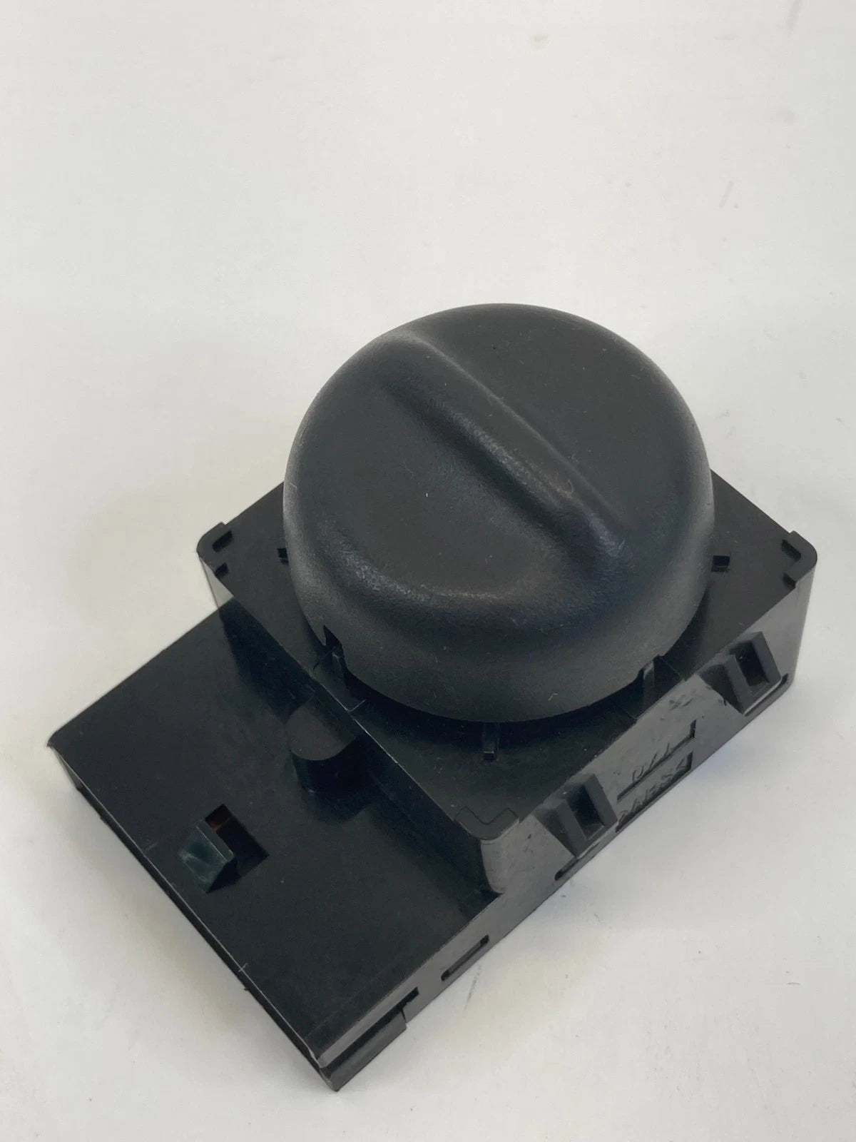 2002-2005 CHEVROLET TRAILBLAZER EXT RIGHT PASSENGER SEAT LUMBAR CONTROL SWITCH