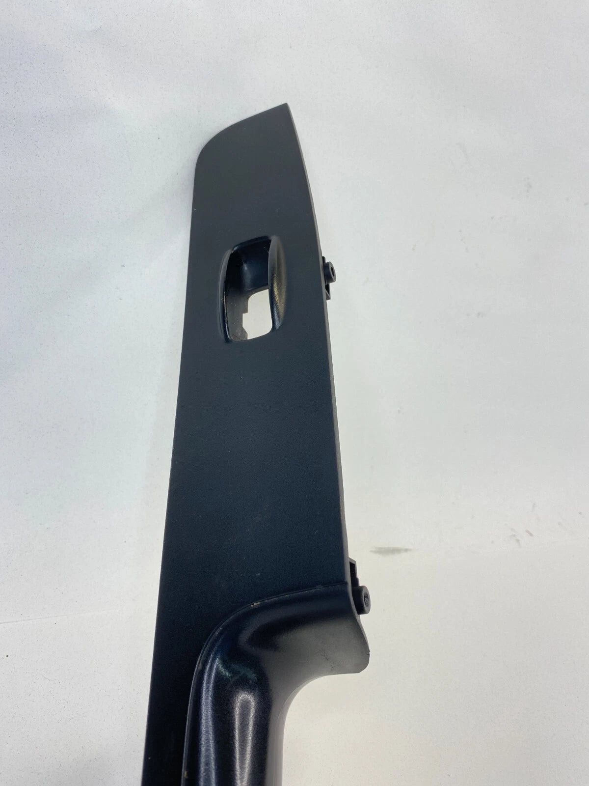 02-05 HYUNDAI SONATA FRONT RIGHT SIDE WINDOW SWITCH COVER BEZEL PANEL 935753D110