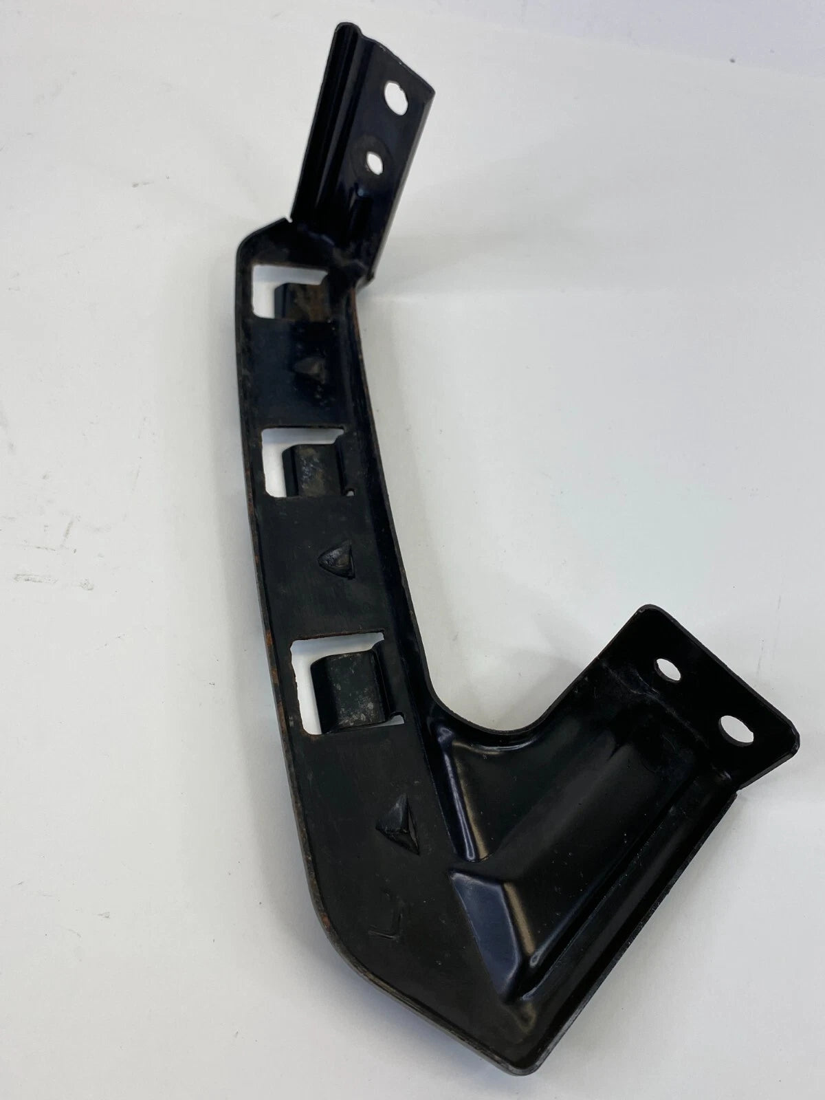 2014-2016 KIA FORTE FORTE5 FRONT LEFT DRIVER BUMPER RETAINER BRACKET COVER OEM