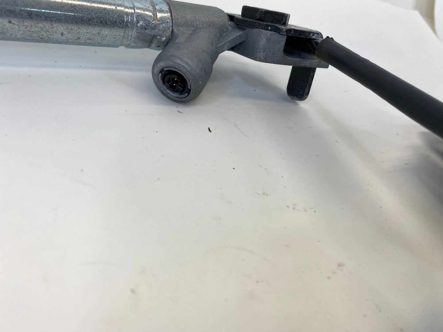 2011 2012 CHEVROLET MALIBU FRONT RIGHT PASSENGER SEAT BELT RETRACTOR 616732400C