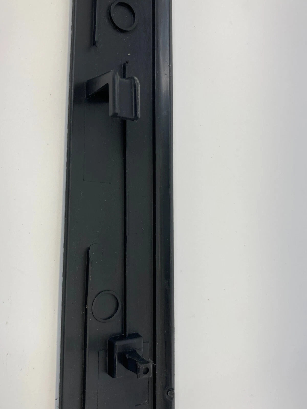 2011-2014 VOLKSWAGEN JETTA REAR RIGHT SIDE DOOR PANEL TRIM MOLDING 5C6-867-450