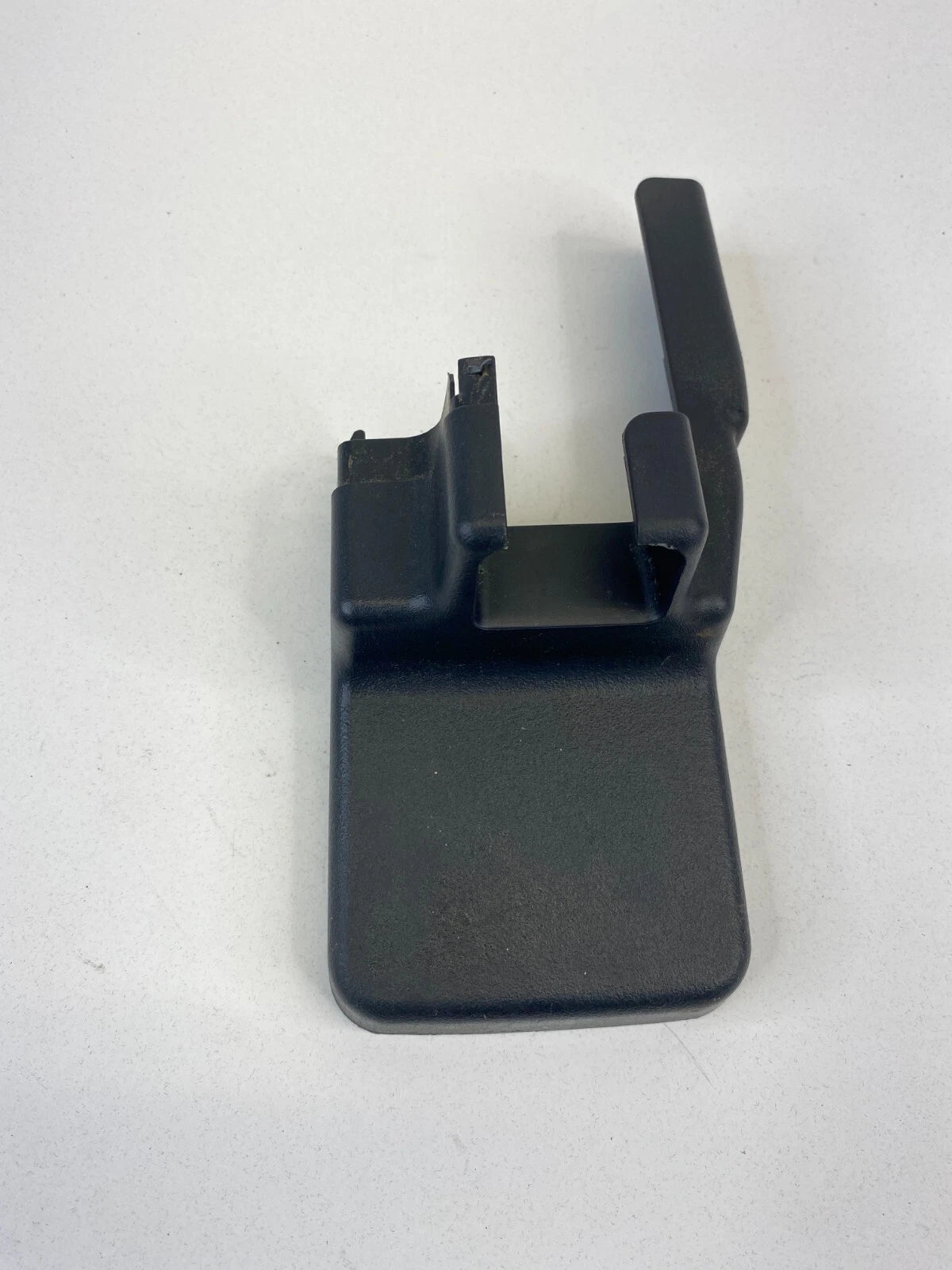 2008-2017 MITSUBISHI LANCER DE 4DR FRONT RIGHT SEAR RAIL CAP COVER TRIM 6977A398
