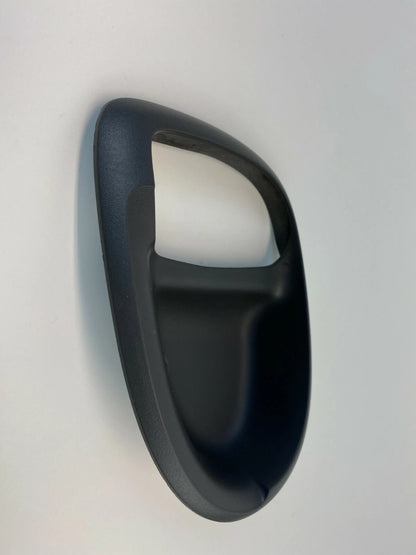 2002-2007 BUICK RENDEZVOUS REAR RIGHT SIDE INNER DOOR HANDLE BEZEL TRIM 825296