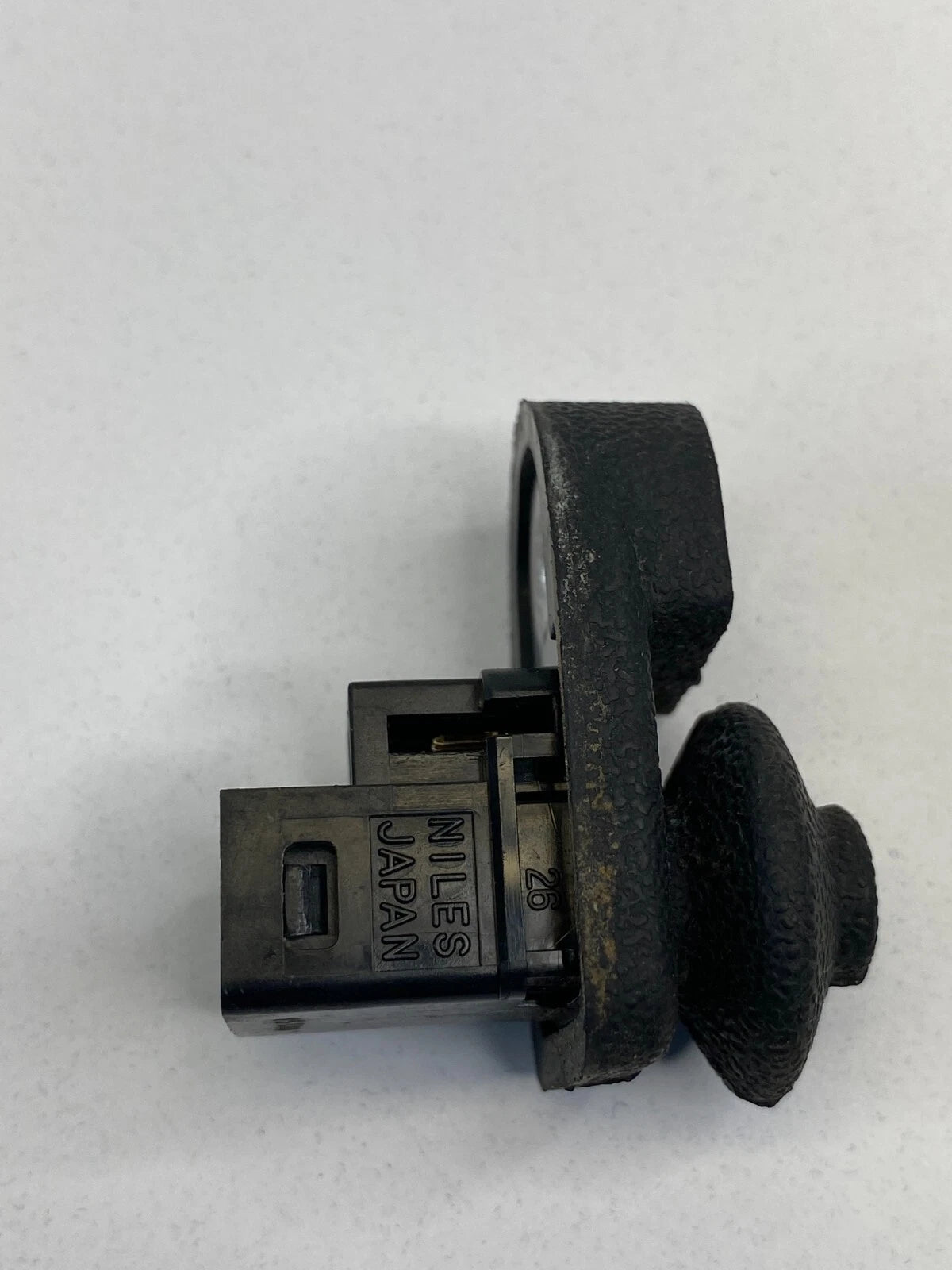 2009 2010 NISSAN CUBE REAR RIGHT SIDE DOOR LIGHT AJAR JAMB SWITCH BUTTON OEM