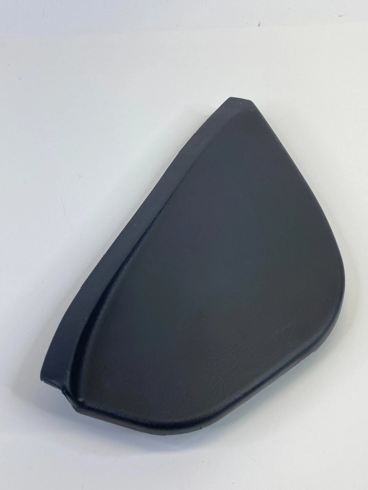 2004-2006 HYUNDAI ELANTRA RIGHT PASSENGER SIDE DASH END CAP TRIM 84768-2D000 OEM