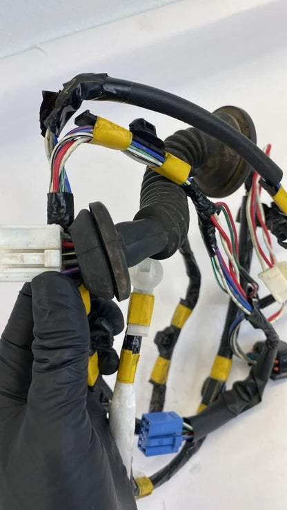 2001-2007 TOYOTA HIGHLANDER REAR LEFT SIDE DOOR WIRE WIRING HARNESS 82153-48040