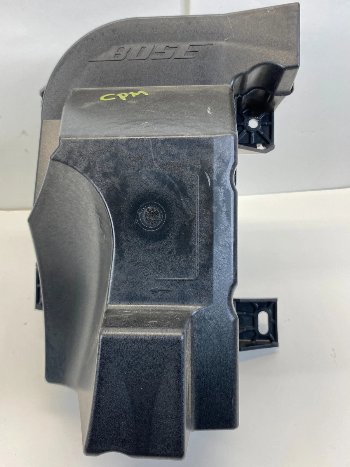09-17 TRAVERSE 07-16 ACADIA CENTER CONSOLE SUBWOOFER BOX SPEAKER BOSE 15122608