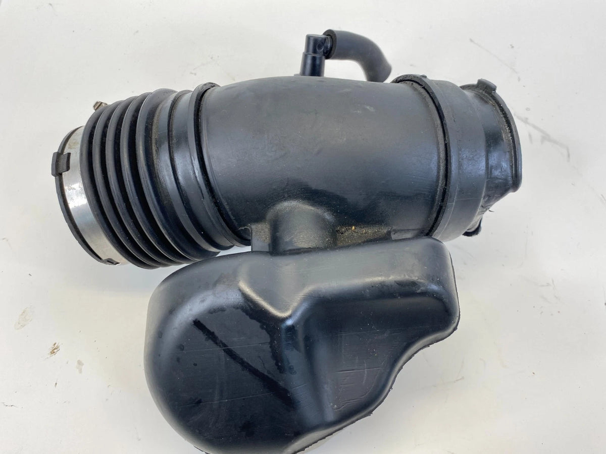 2009-2017 CHEVROLET TRAVERSE 3.6L ENGINE AIR CLEANER INTAKE HOSE DUCT OEM