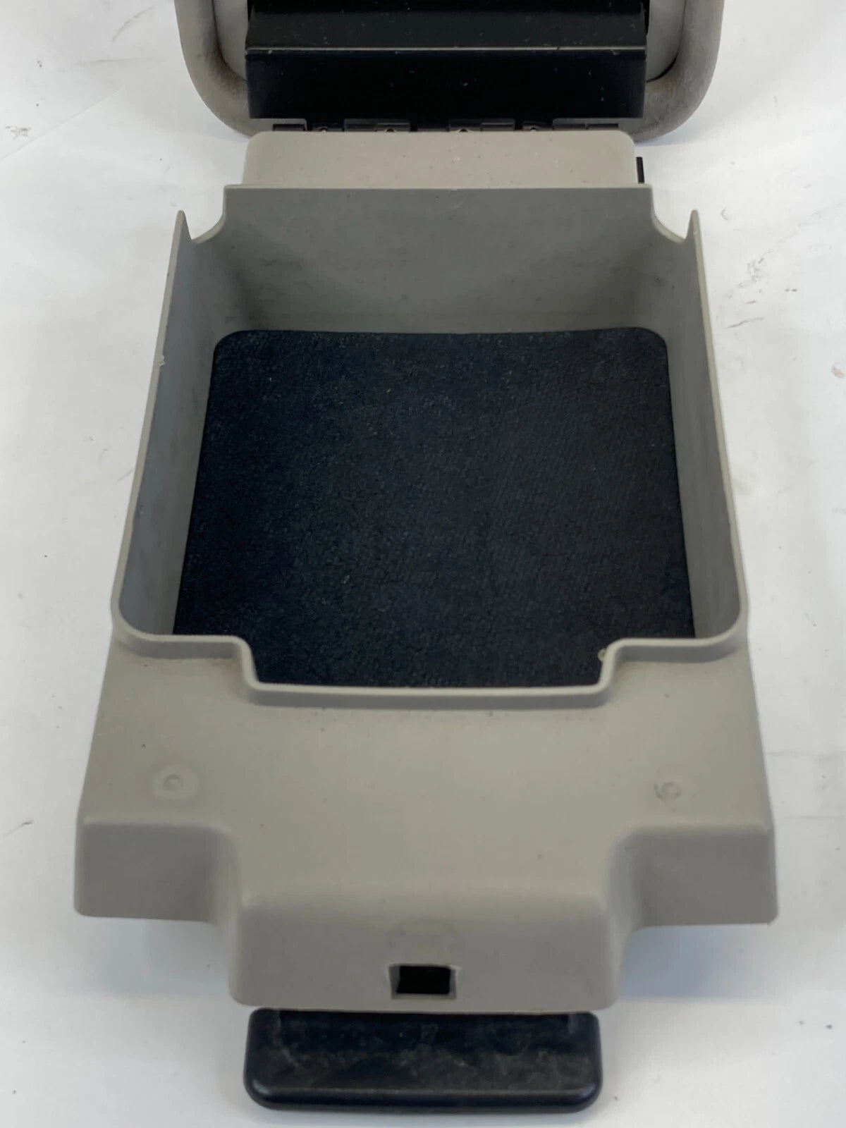 06 07 08 09 FORD FUSION CENTER CONSOLE LID ARMREST ARM REST STORAGE TOP OEM