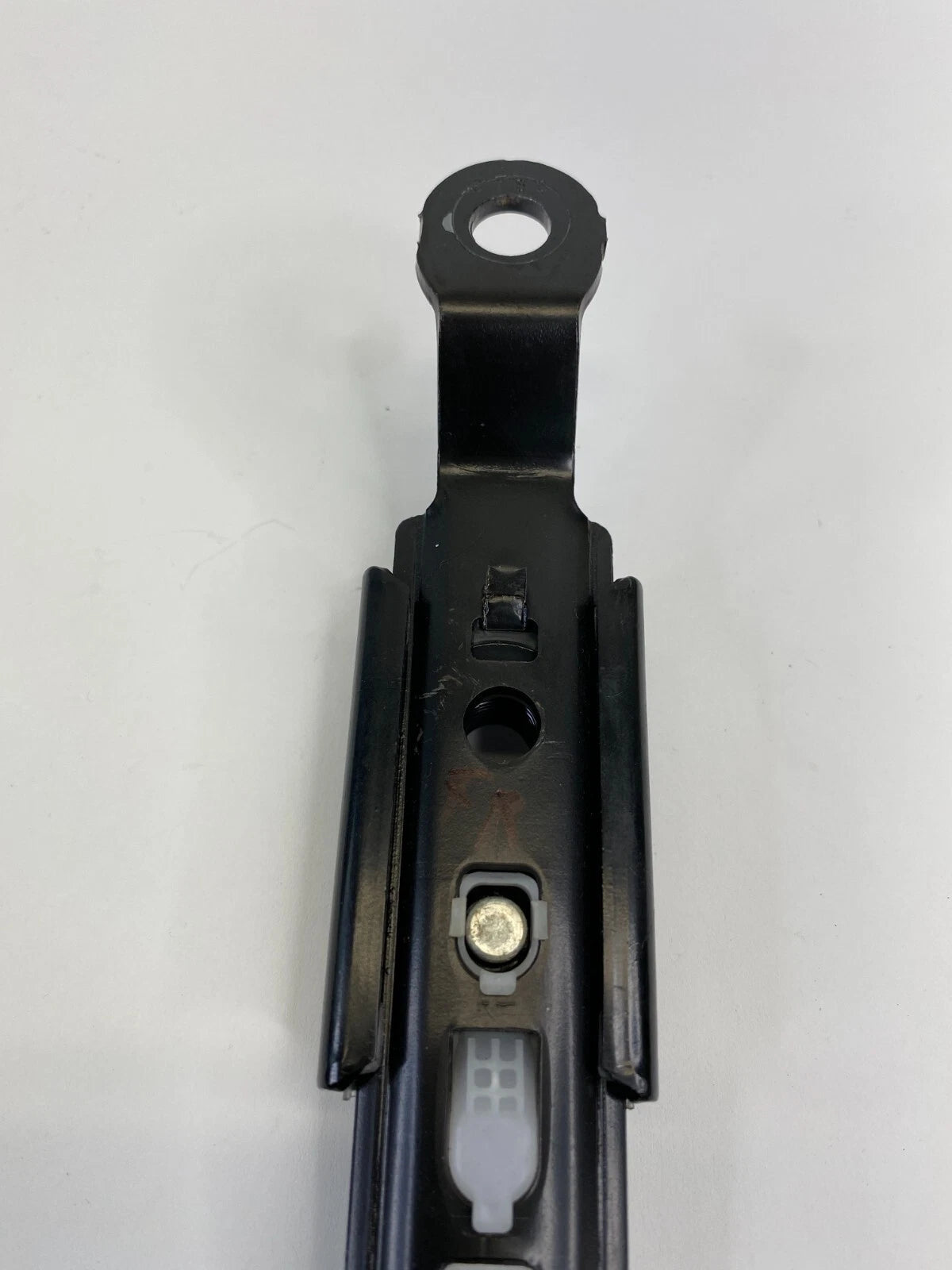 05-08 TOYOTA COROLLA FRONT RIGHT PASSENGER SIDE SEAT BELT HEIGHT ADJUSTER OEM