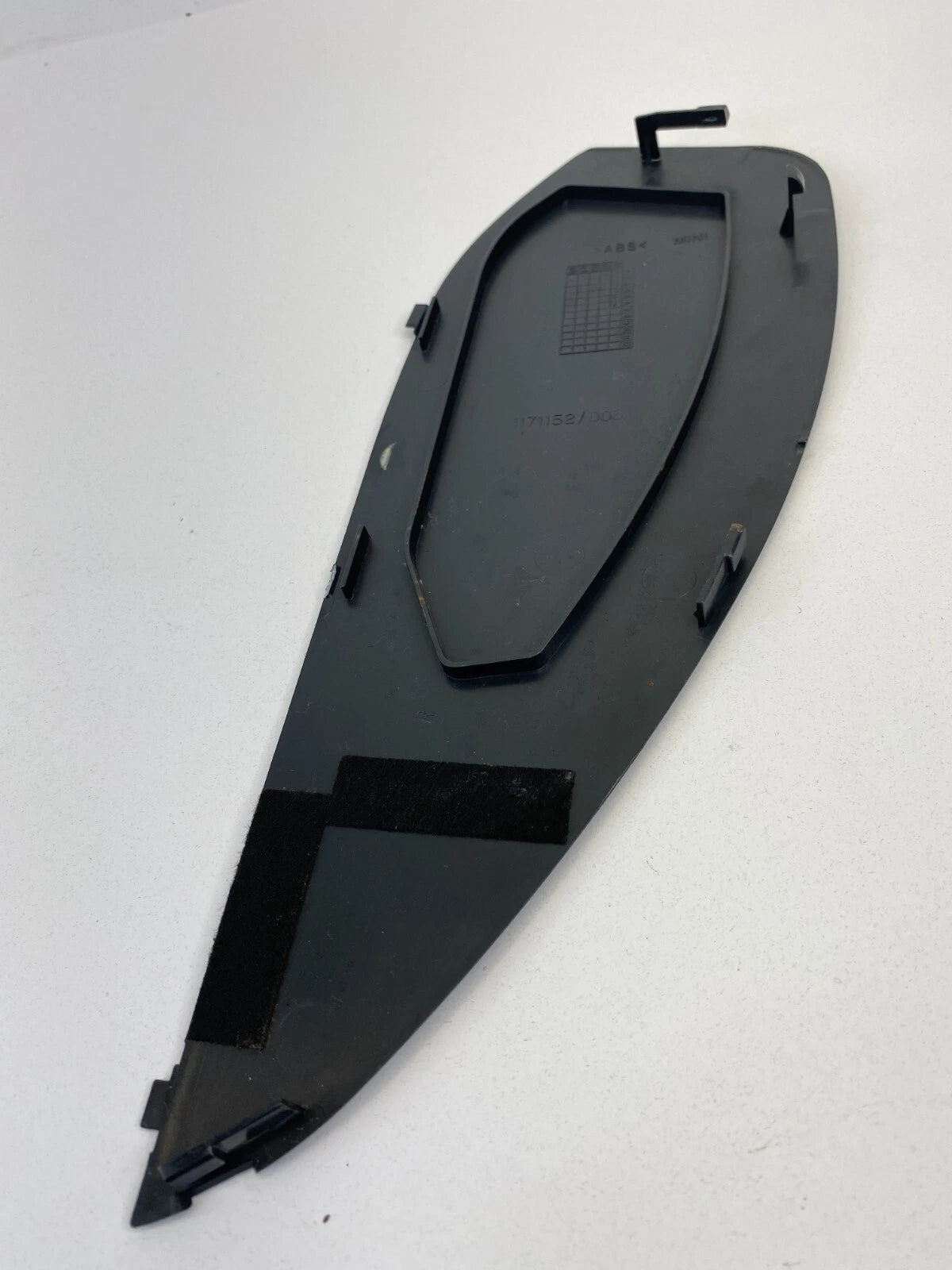 2002-2006 MINI COOPER HATCHBACK DASH RIGHT SIDE END CAP COVER 1171152-005 OEM