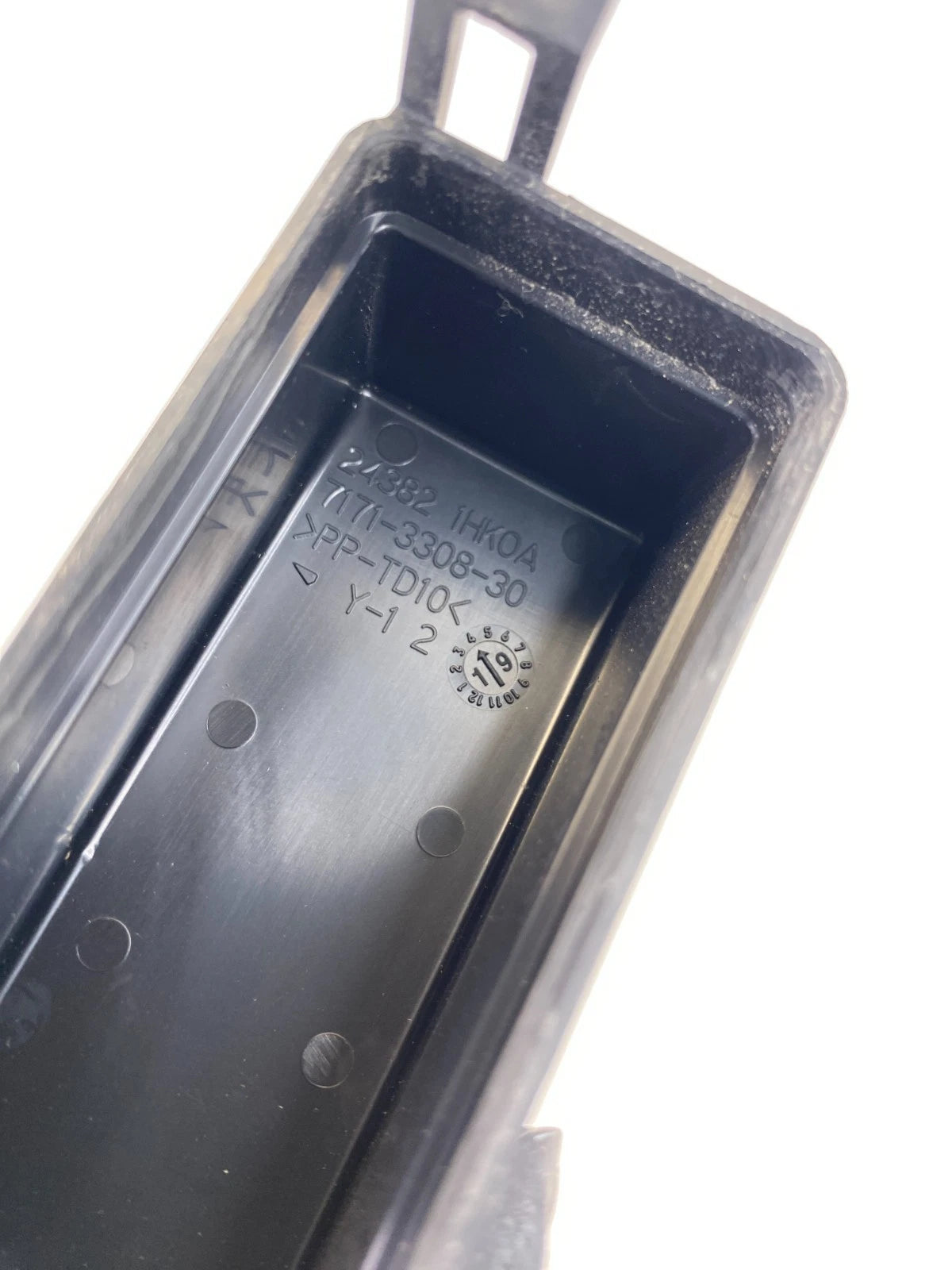 2012-2019 Nissan Versa Engine 1.6L SEDAN Engine Fuse Junction Box 24372-1HK0A