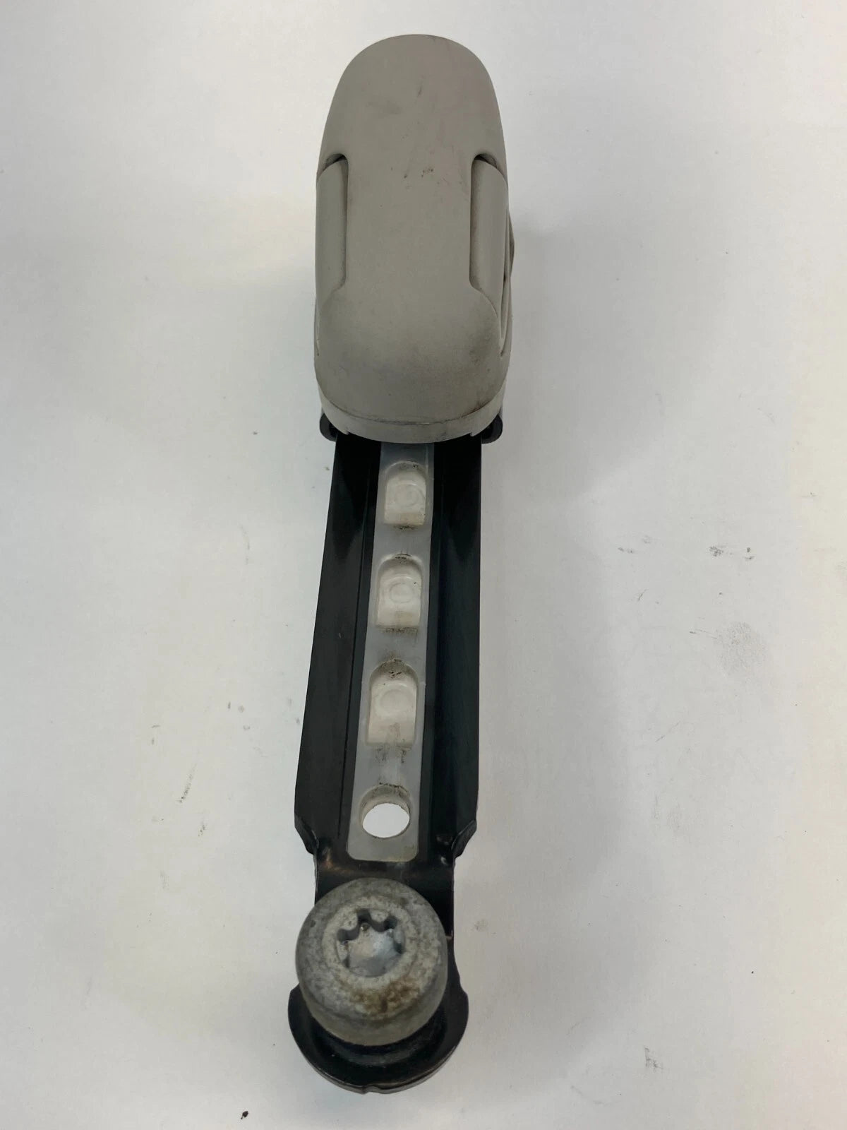 2008-2010 CHRYSLER TOWN & COUNTRY FRONT LEFT SIDE SEAT BELT ADJUSTER HEIGHT OEM