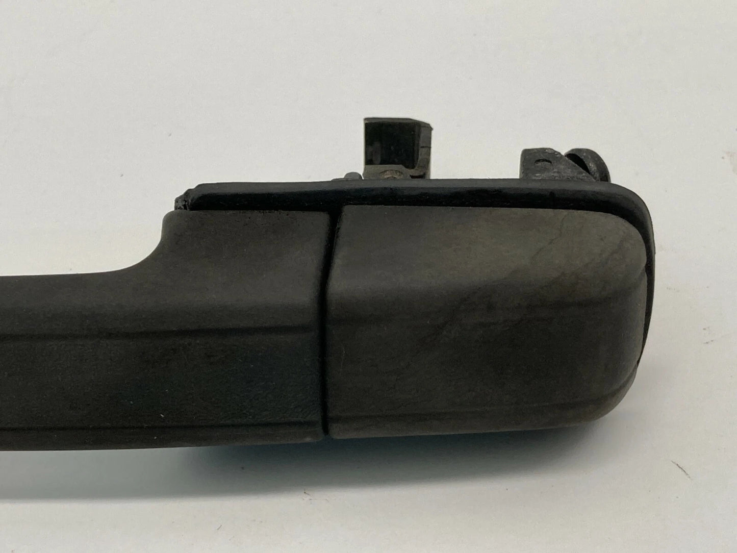 93 94 95 96 97 VOLVO 850 REAR LEFT SIDE EXTERIOR OUTER DOOR HANDLE ASSEMBLY OEM