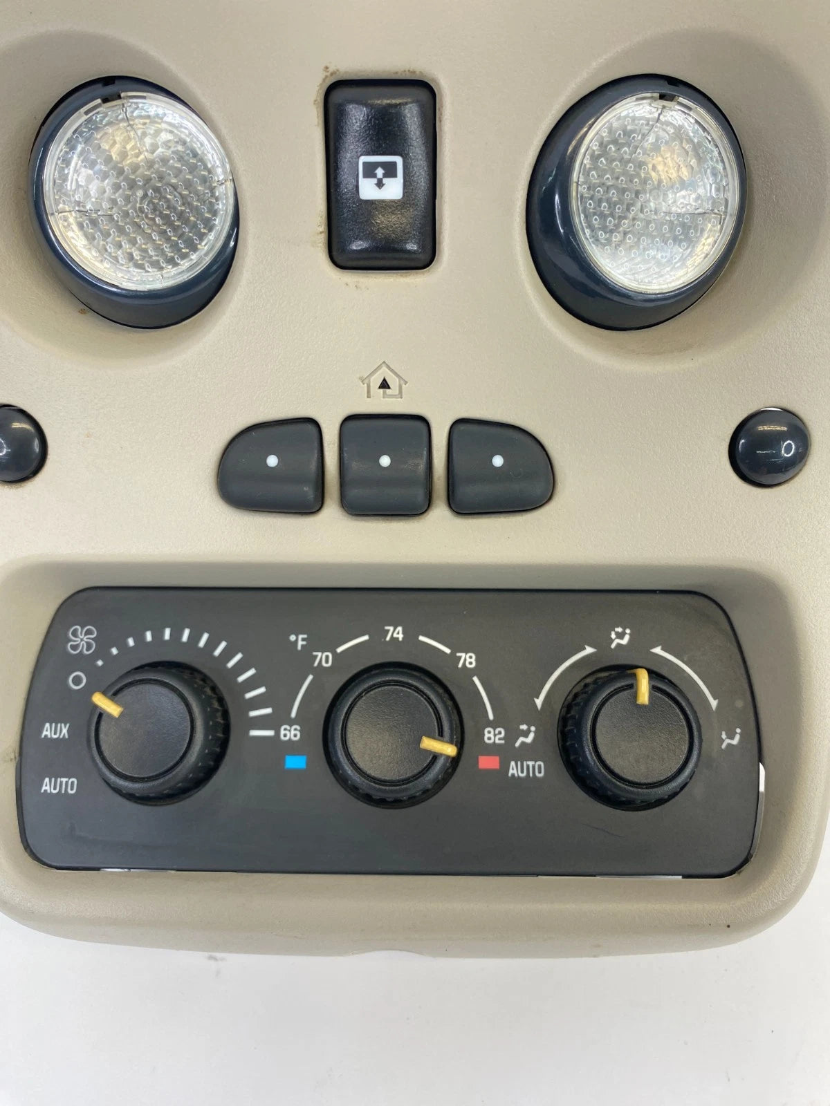 1999-2006 CHEVY TAHOE YUKON OVERHEAD CONSOLE DOME LIGHT CLIMATE CONTROL 15763048