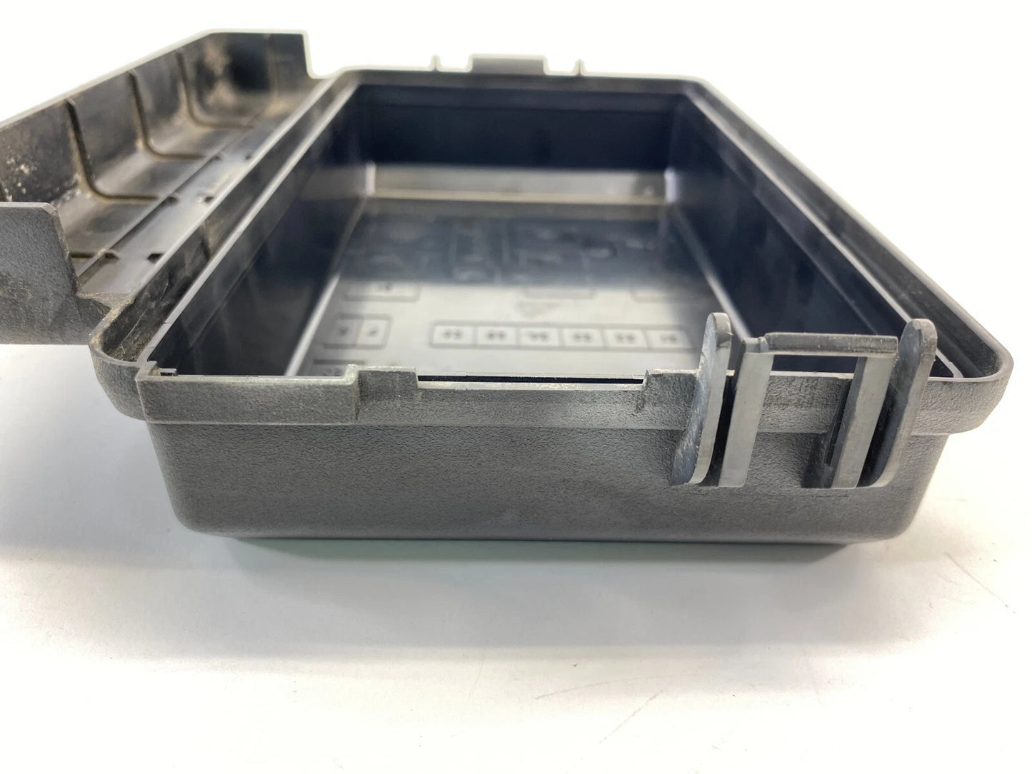 2005-2007 CHRYSLER 300 5.7L A/T UNDER HOOD FUSE BOX COVER LID 7140-1914-30 OEM