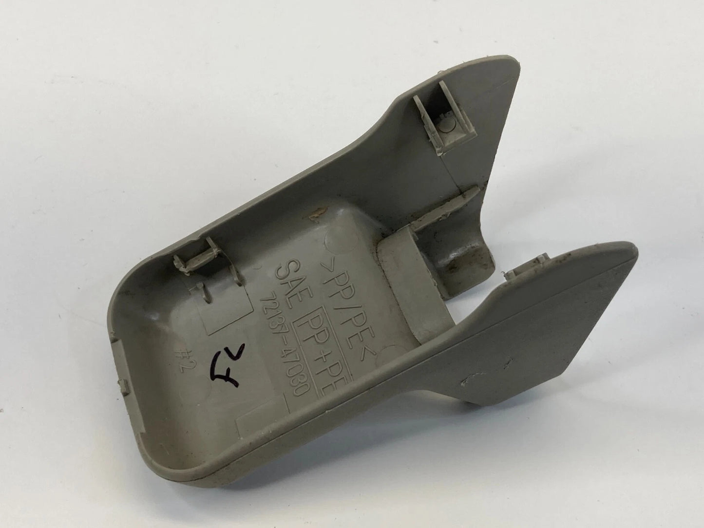 2004-2009 TOYOTA PRIUS FRONT LEFT SEAT BACK TRACK END COVER CAP TRIM 72137-47030