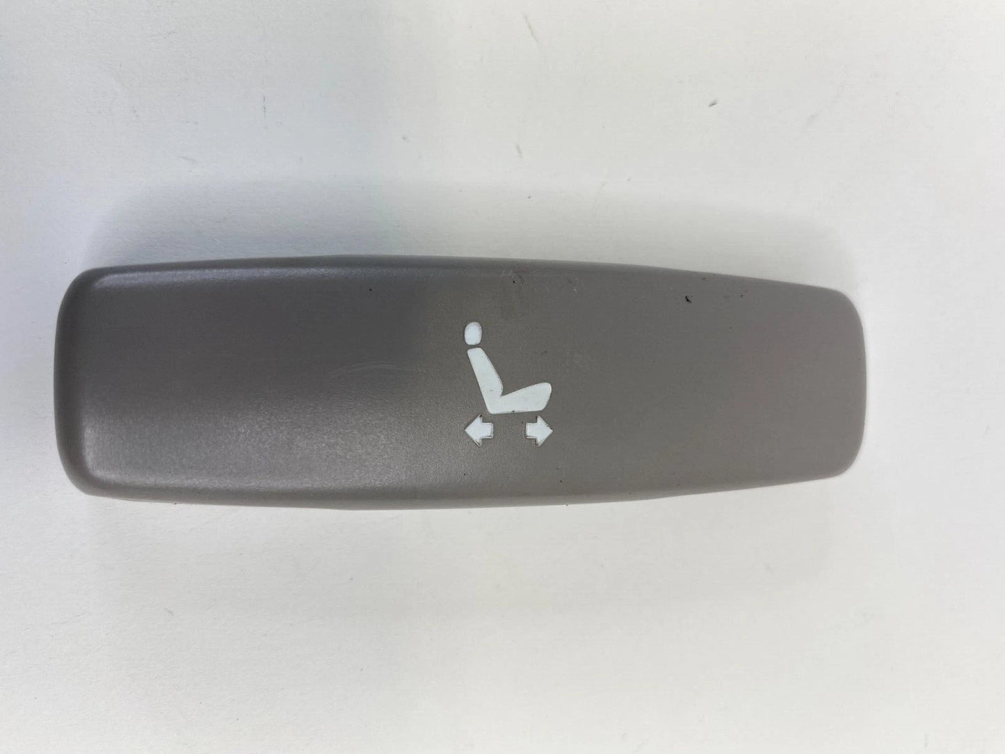 2001-2004 TOYOTA SEQUOIA FRONT RIGHT PASSENGER SIDE SEAT ADJUSTER SWITCH COVER