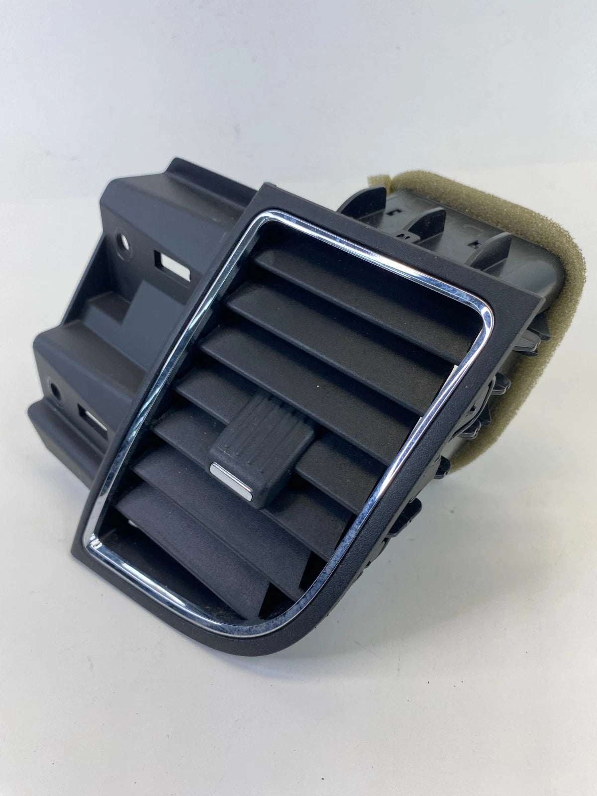 2010-2019 FORD TAURUS RIGHT SIDE DASH AC AIR VENT GRILLE OUTLET AG13-54046B30-A