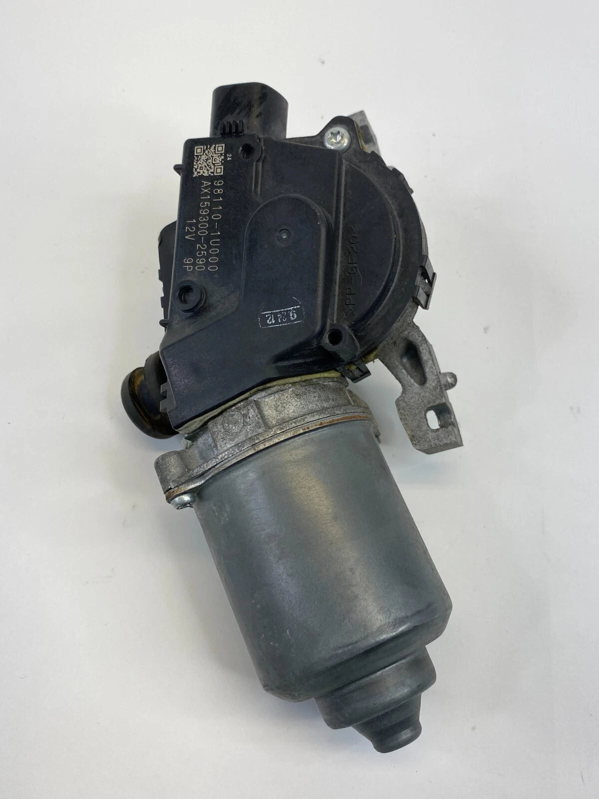 2011-2014 HYUNDAI SONATA FRONT WINDSHIELD WIPER MOTOR UNIT OEM 98110-1U000