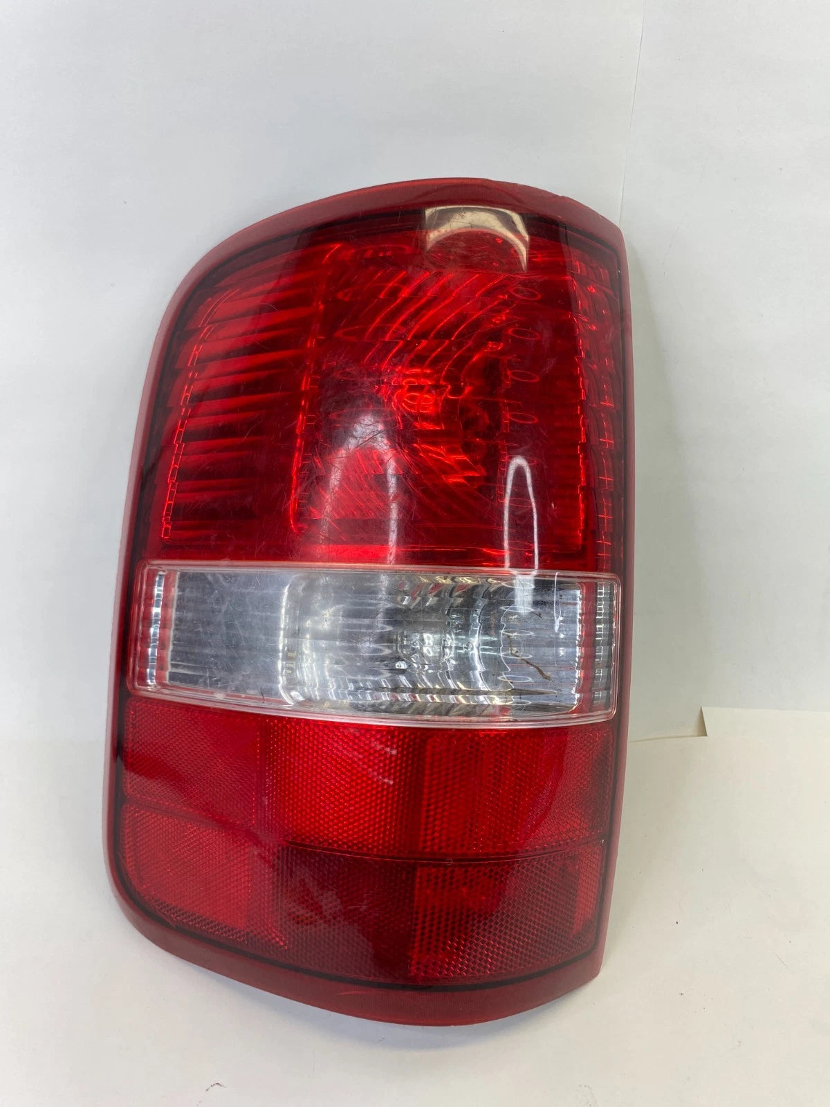 2004-2008 FORD F-150 F150 REAR LEFT TAIL LIGHT LAMP TAILLIGHT 5L34-13B505-C OEM