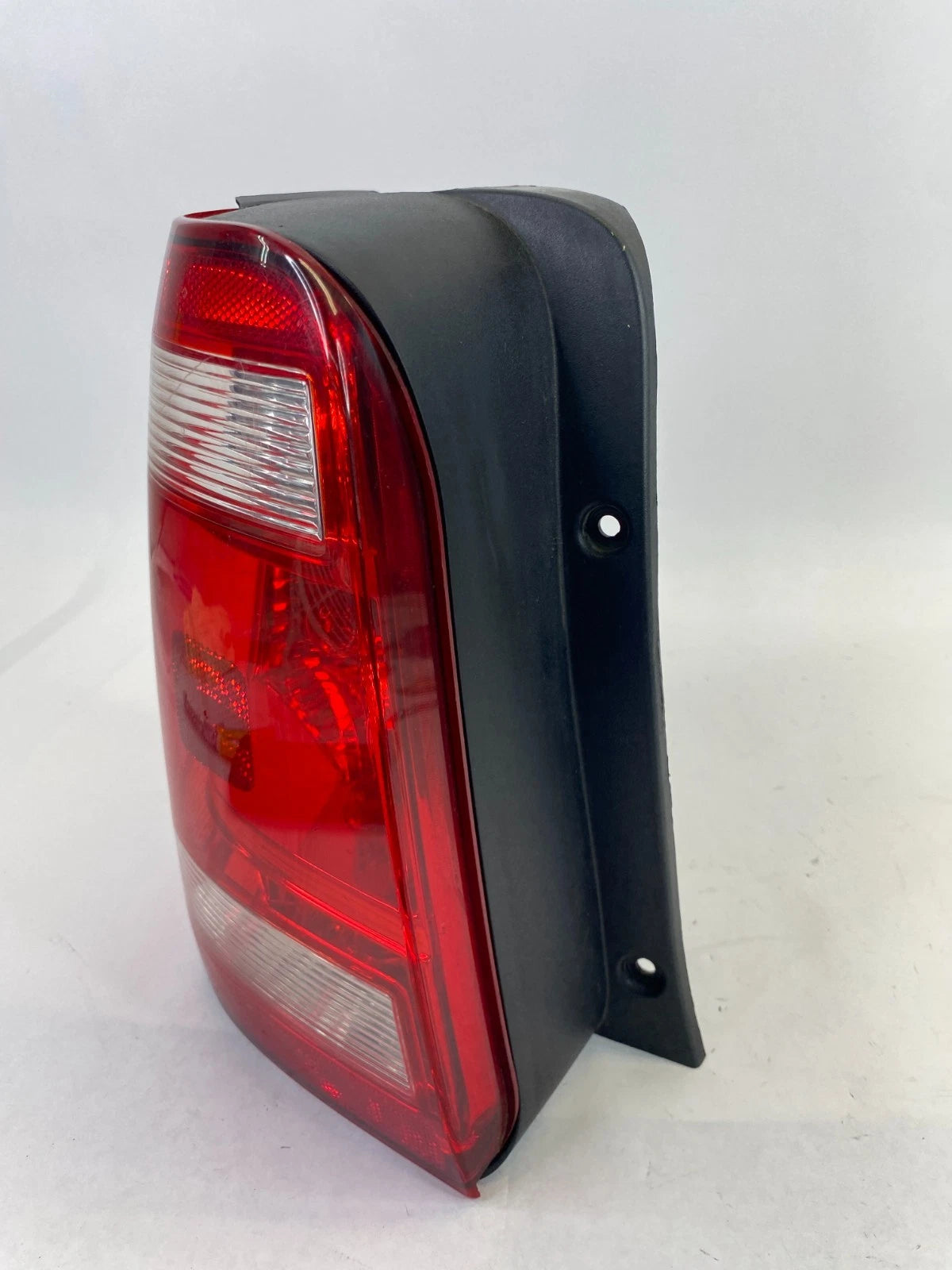 2008-2012 FORD ESCAPE REAR LEFT SIDE TAIL LIGHT TAILLIGHT TAILLAMP 9L84-13B505-A