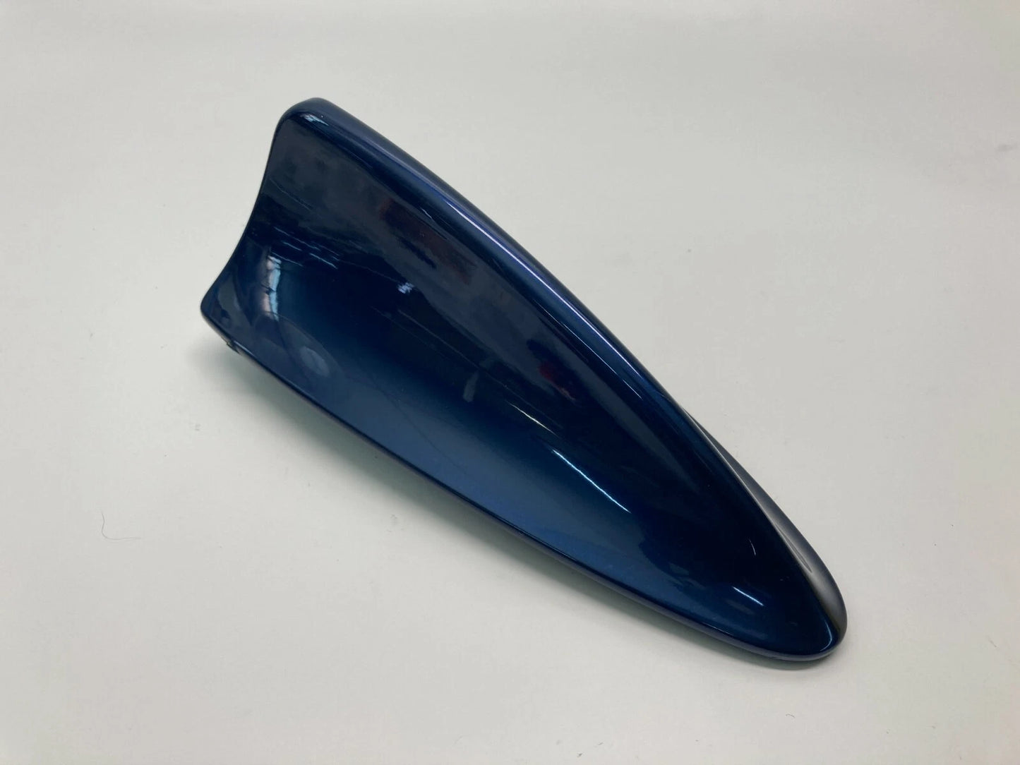 04 05 BMW E60 525I 530I ROOF MOUNT SHARK FIN RADIO GPS ANTENNA 6913288-04 OEM