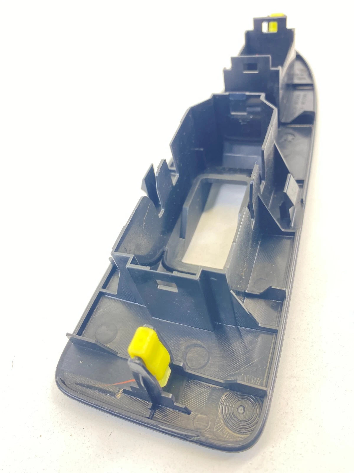 2005-2008 TOYOTA AVALON FRONT RIGHT SIDE WINDOW SWITCH TRIM BEZEL 74231-AC080