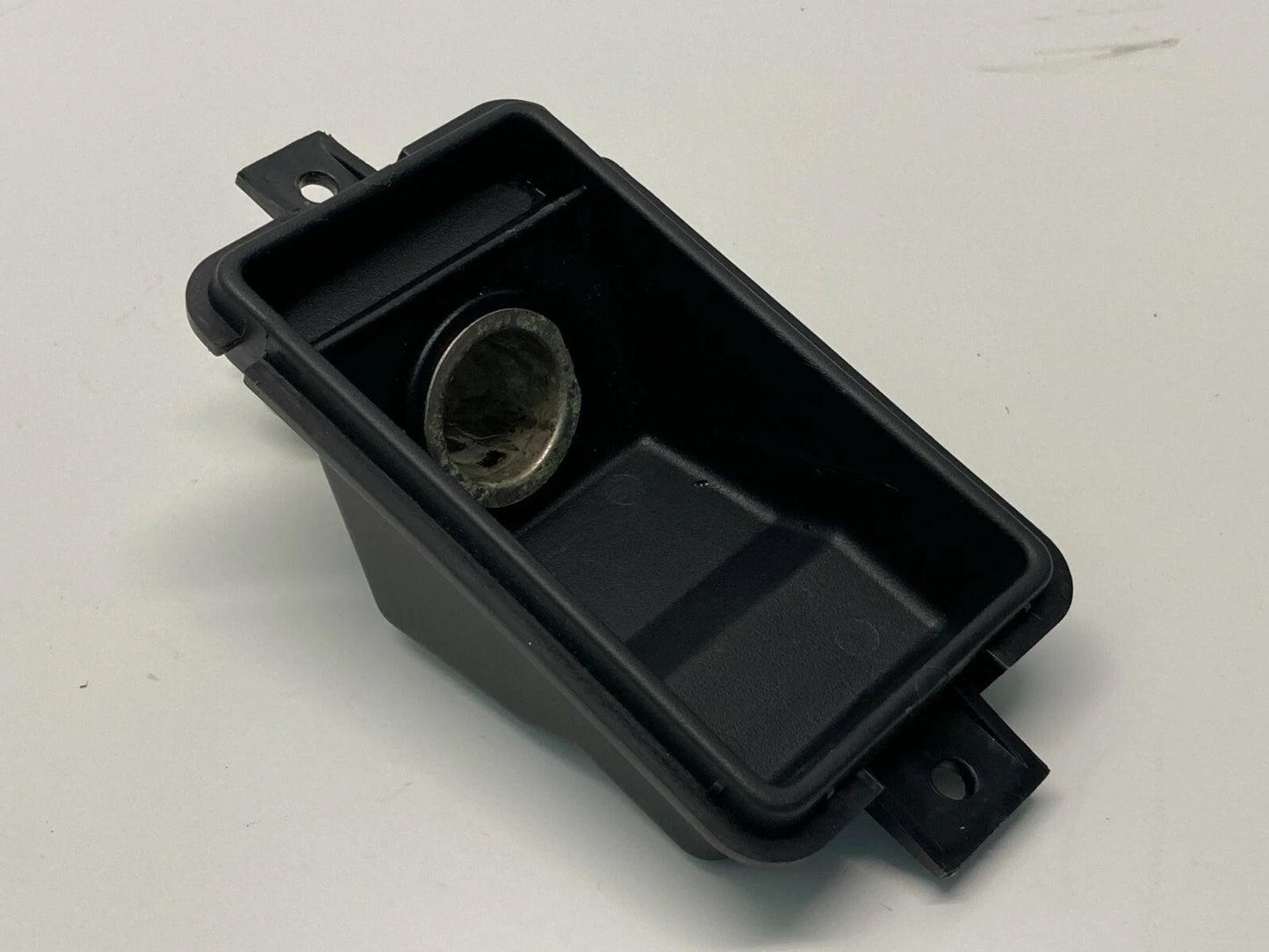 06 07 NISSAN MURANO CONSOLE POWER OUTLET SOCKET TRIM W/ BEZEL 96916-CA000 OEM