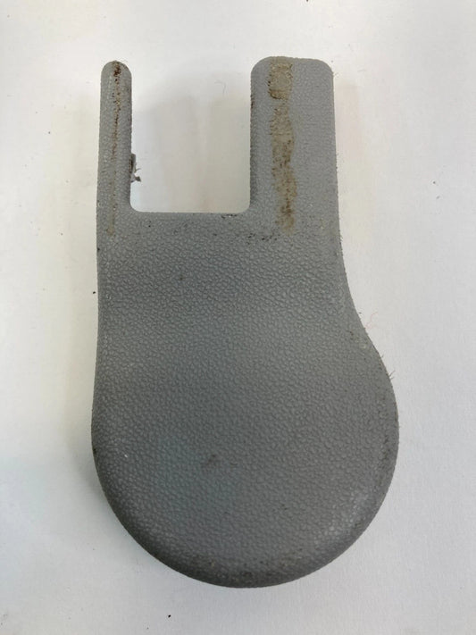 06-09 HYUNDAI ACCENT FRONT LEFT SEAT REAR INNER TRACK COVER TRIM CAP 88567-1E000