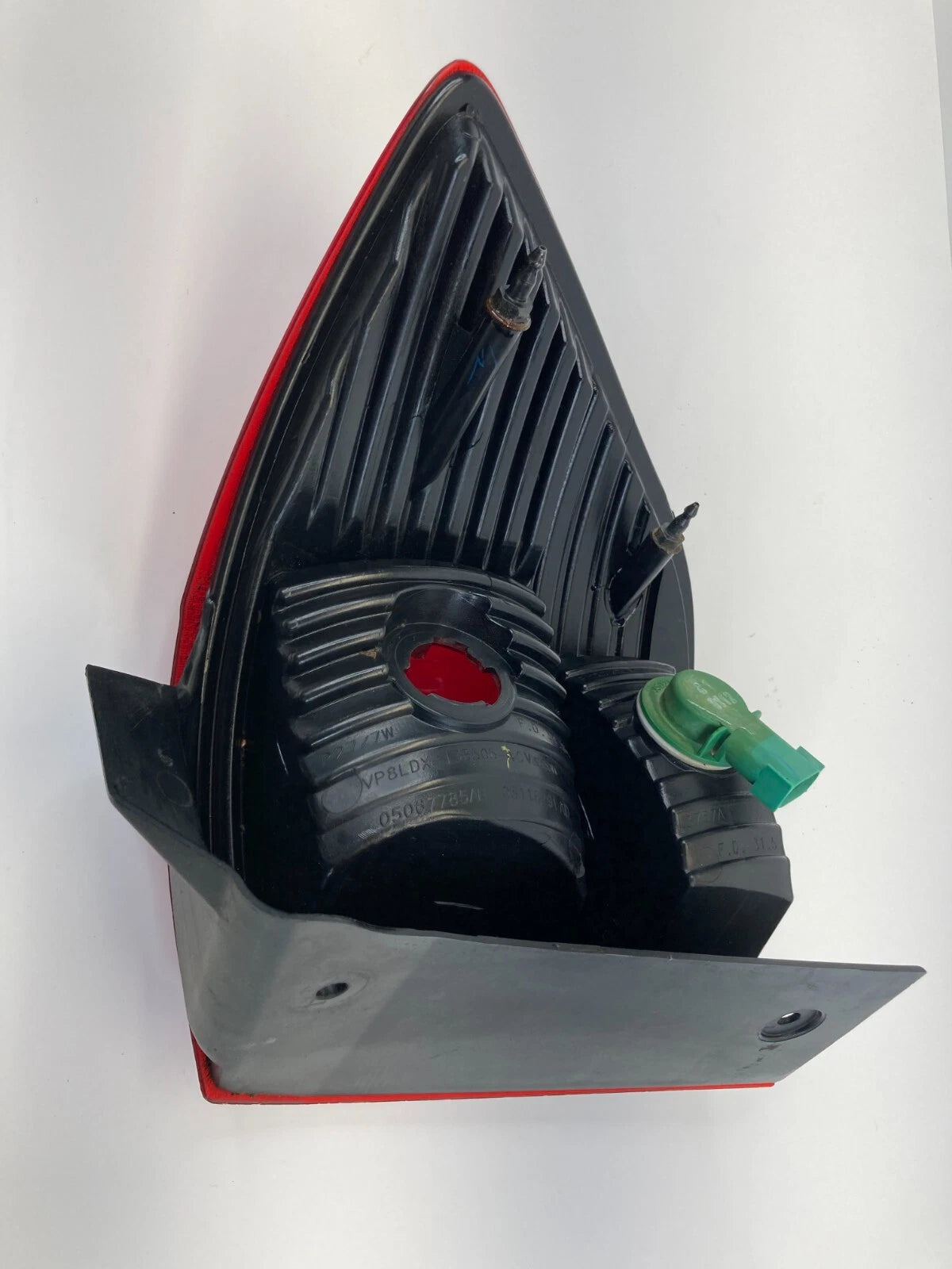 09 10 DODGE JOURNEY REAR LEFT OUTER QUARTER TAIL LIGHT TAILLIGHT 05067785AB OEM