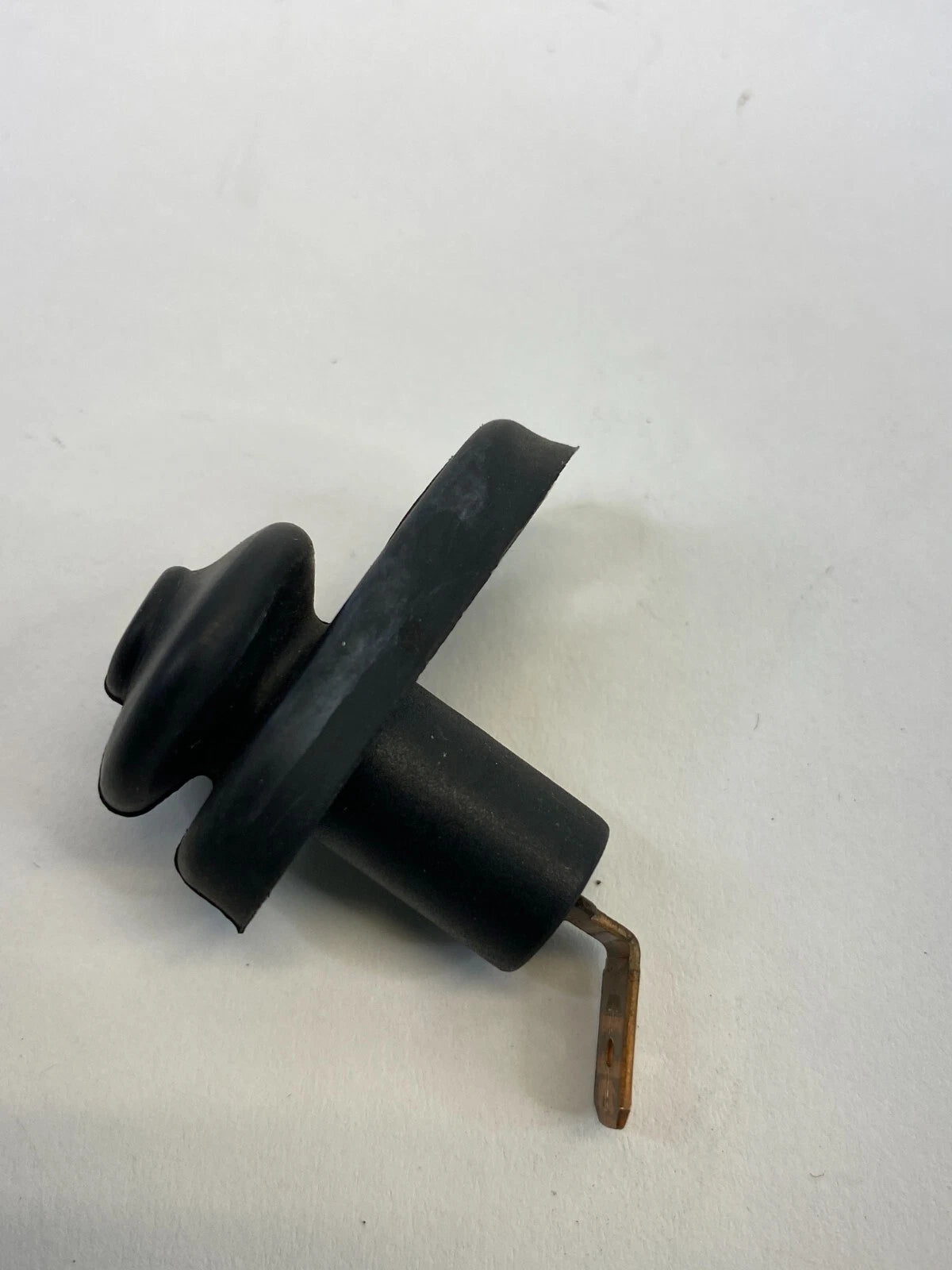 2007-2011 CHEVROLET AVEO5 REAR LEFT DOOR COURTESY LIGHT AJAR JAMB SENSOR SWITCH