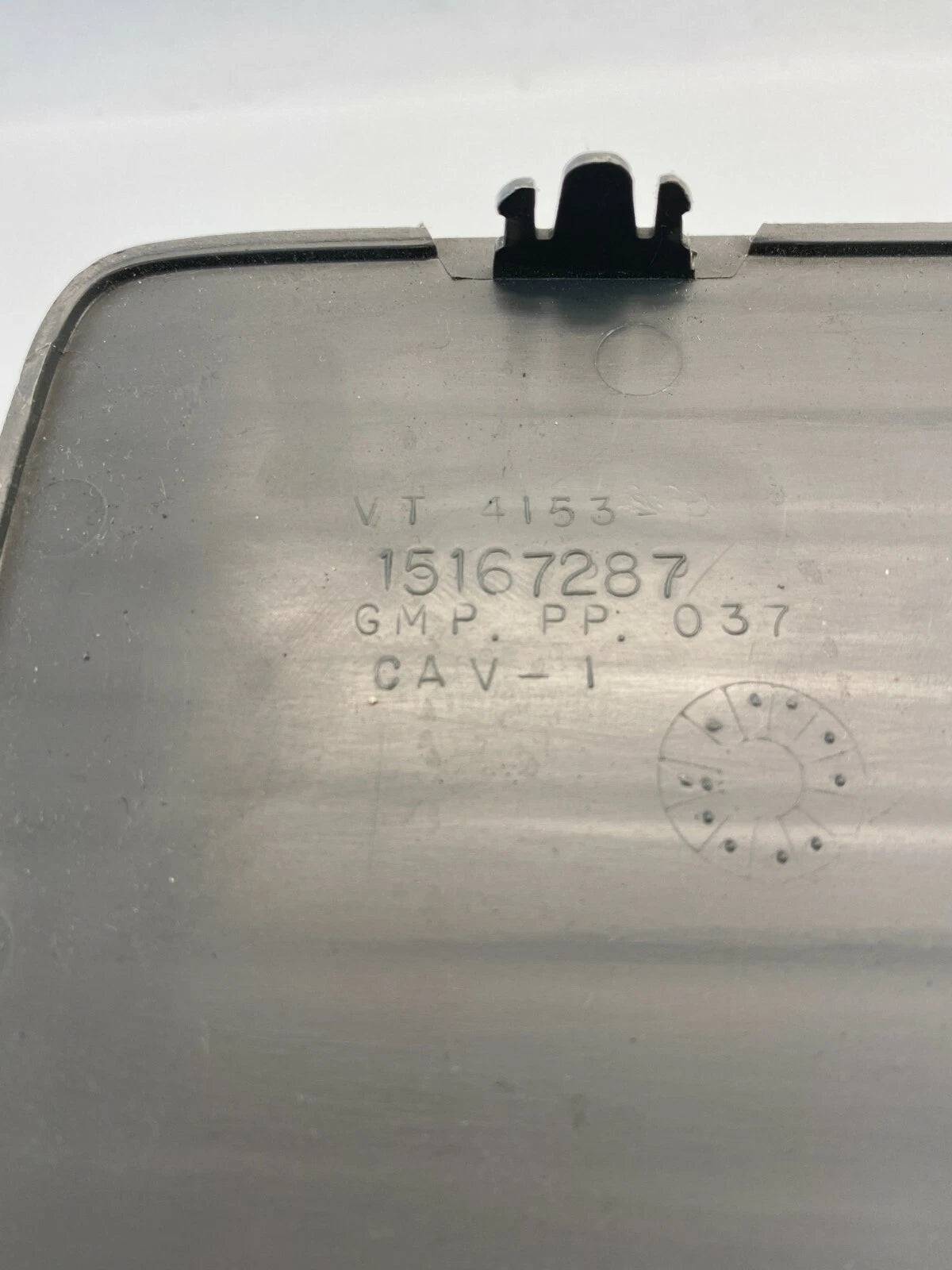 02 03 04 05 06 GMC ENVOY XL SLT REAR CARGO PANEL COVER BEZEL TRIM 15167287 OEM