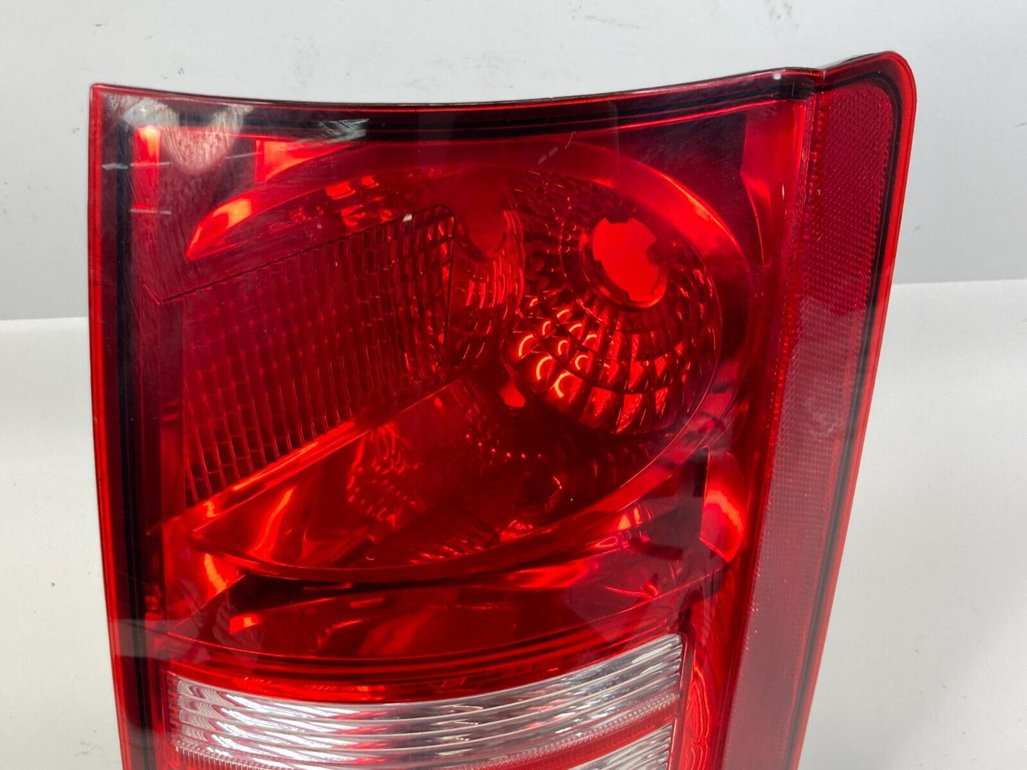 2008 09 2010 Chrysler Town & Country Rear Right Tail Light Taillight 05113200AB